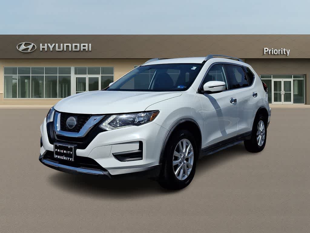 Glacier White 2018 Nissan Rogue SV FWD SUV / Crossover Front-Wheel Drive Continuously Variable Transmission