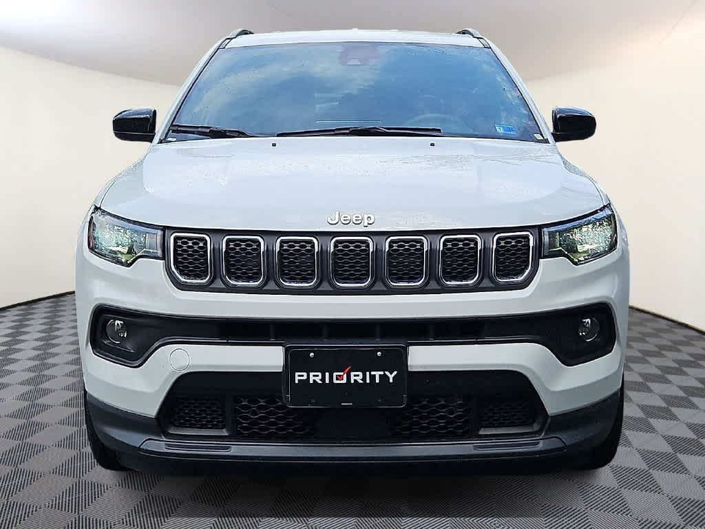 Bright White Clearcoat 2023 Jeep Compass SUV / Crossover Four-Wheel Drive 8-Speed Automatic