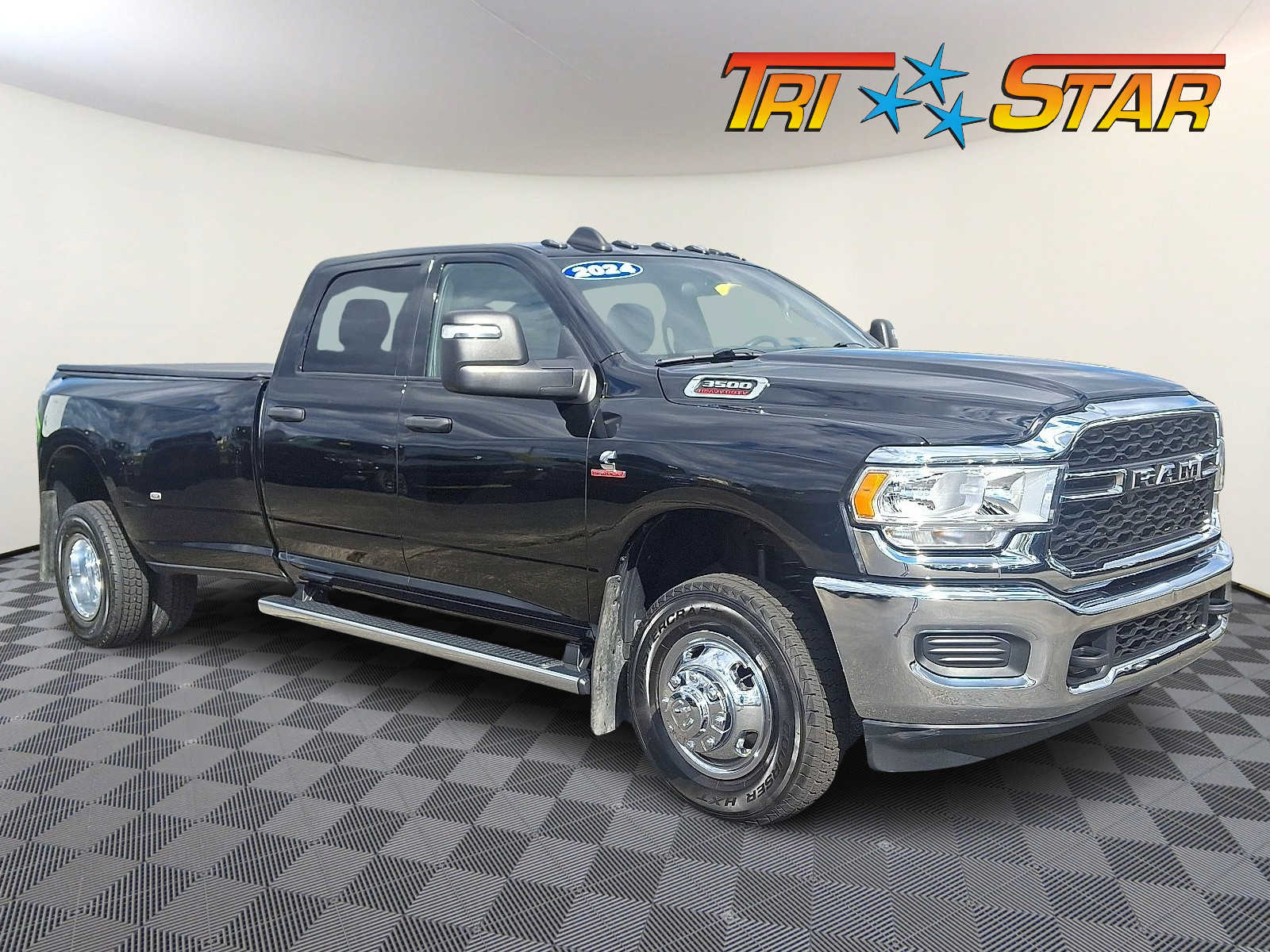 2024 RAM 3500 Tradesman Crew Cab LB DRW 4WD