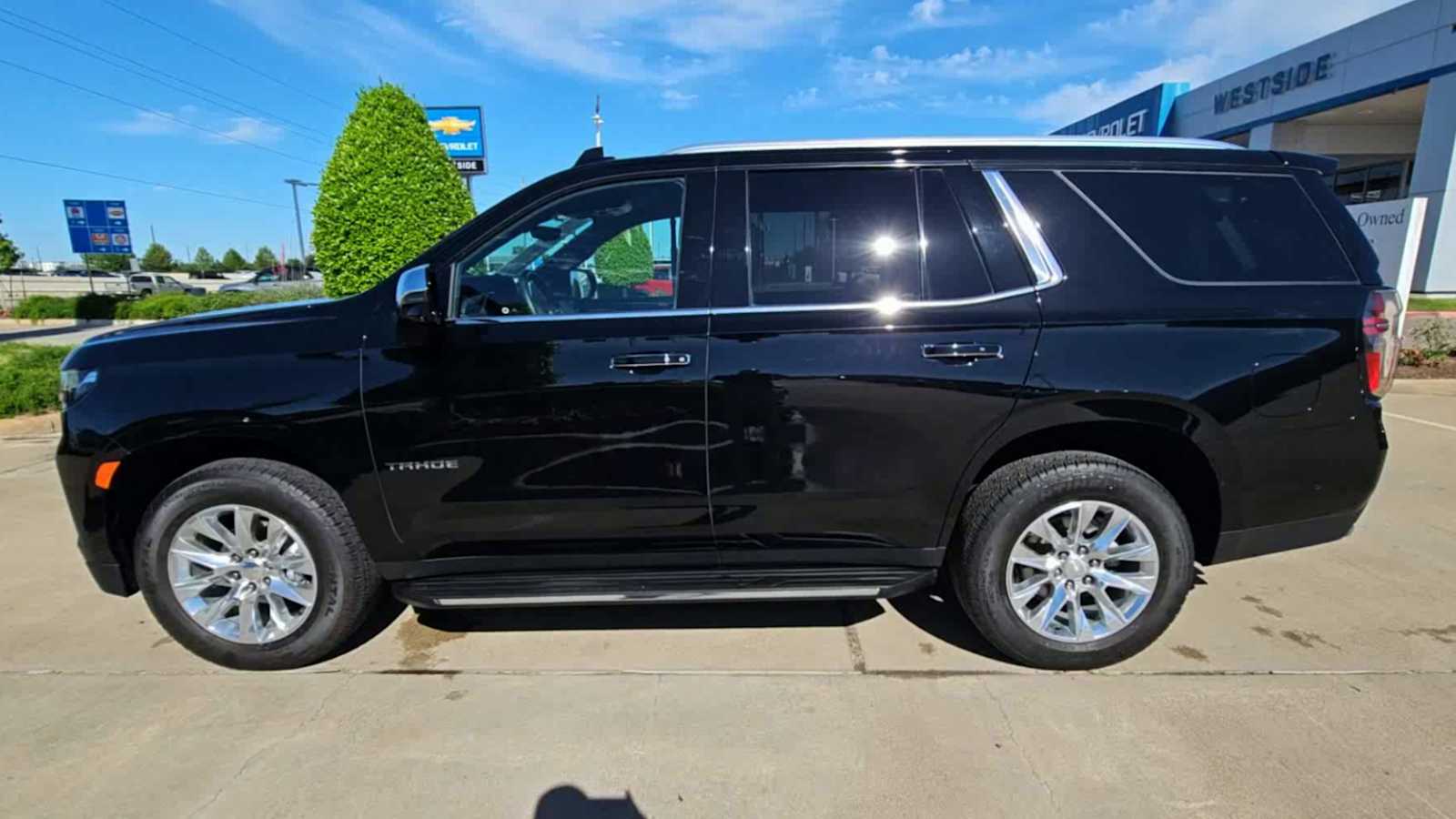 View vehicle photo 5