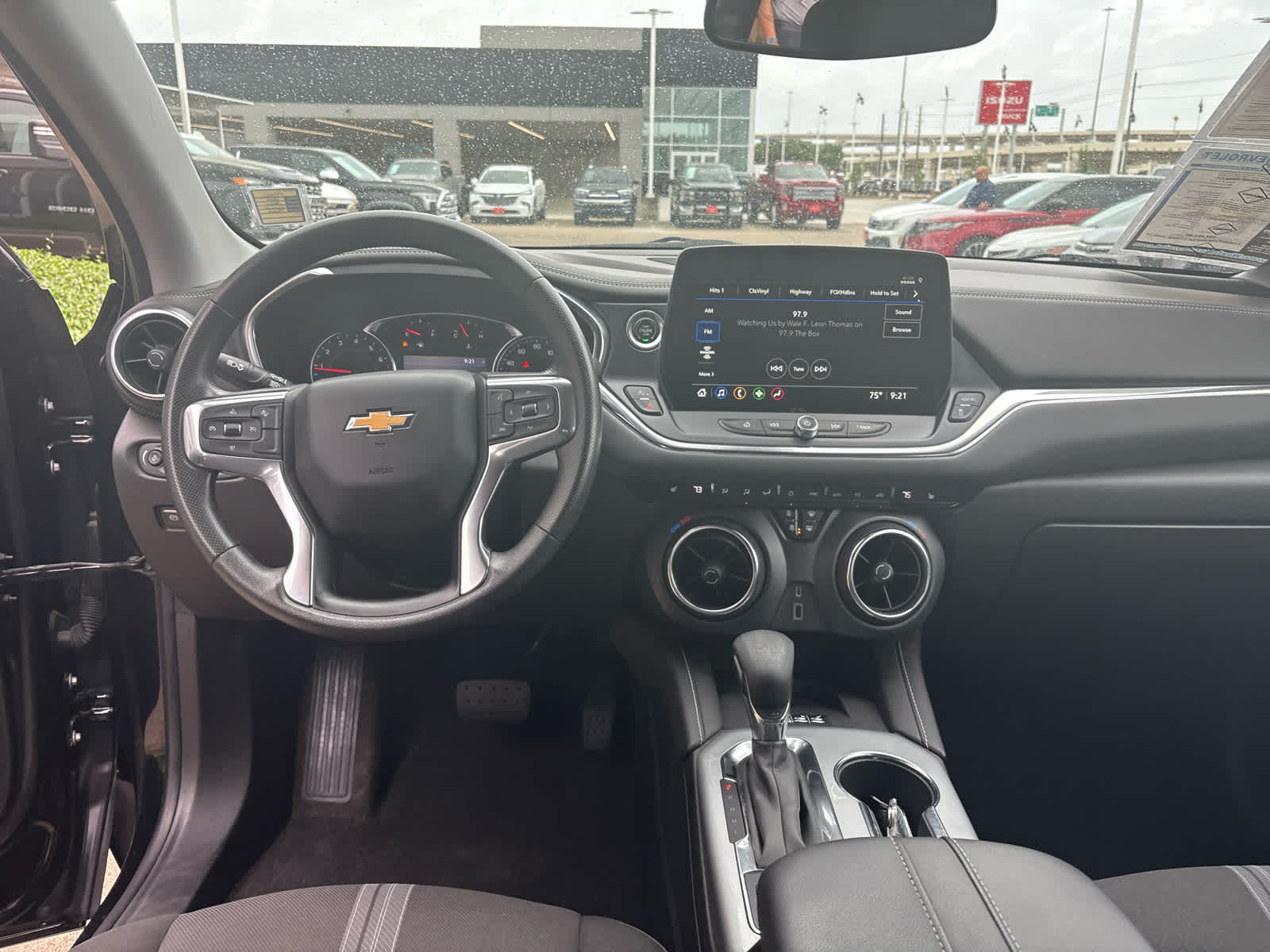 View vehicle photo 7