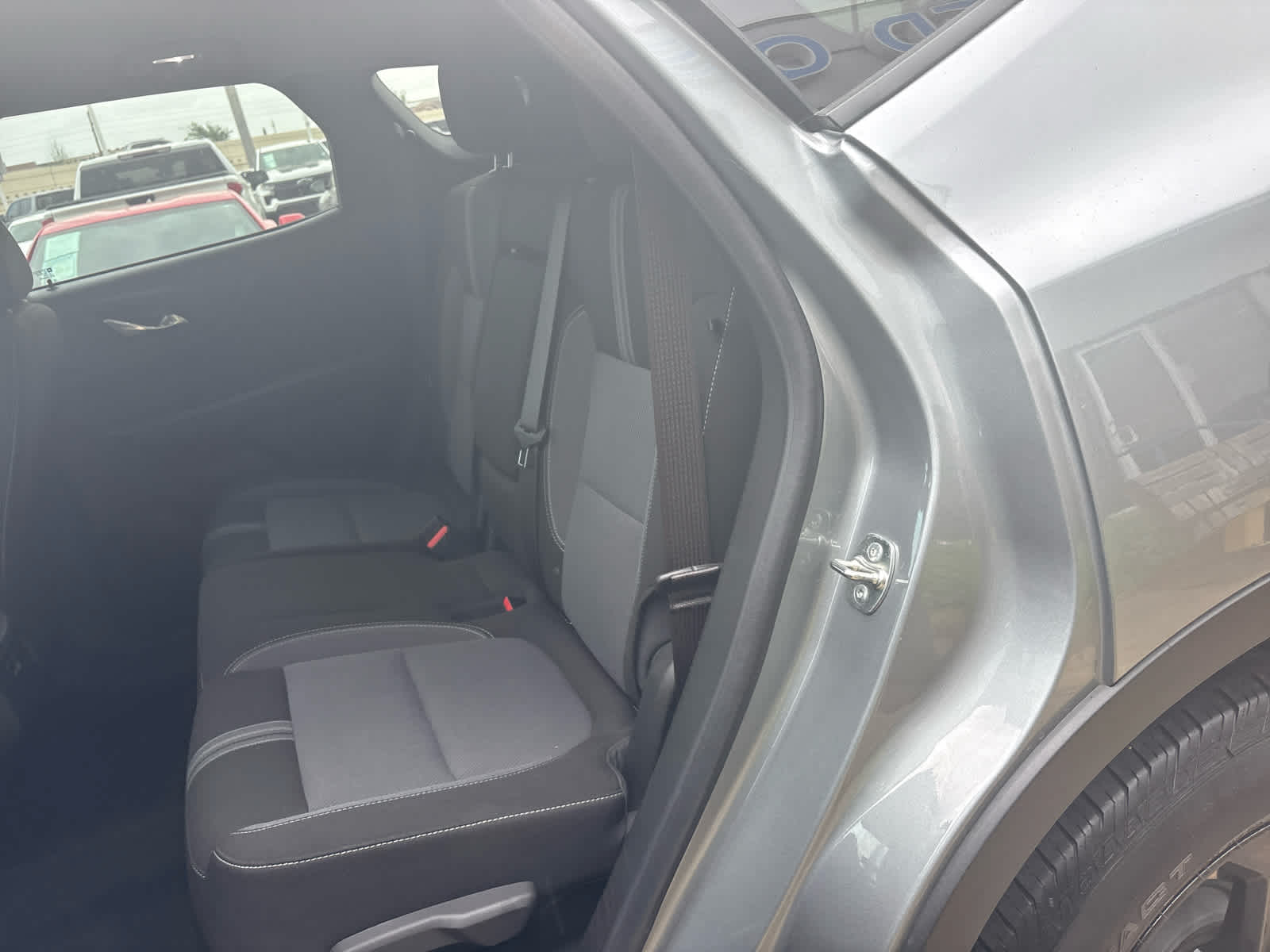 View vehicle photo 4