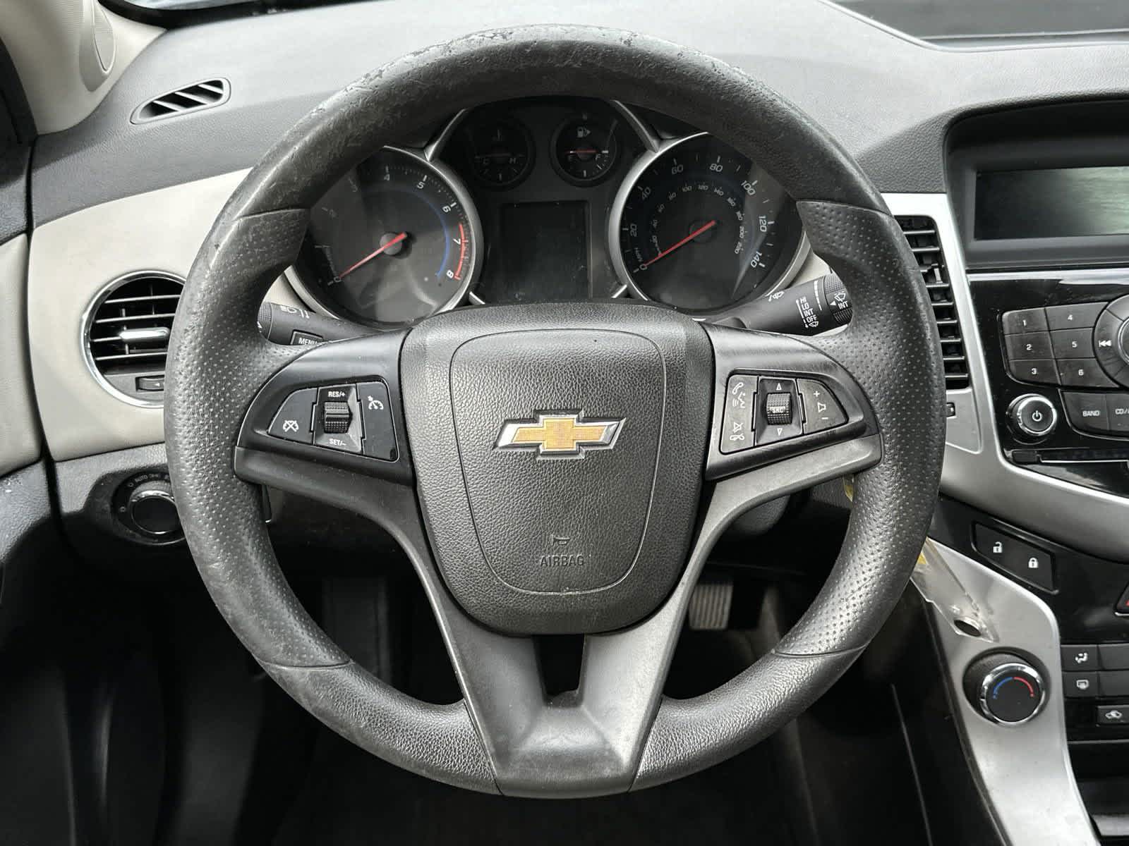 2013 Chevrolet Cruze LS 16