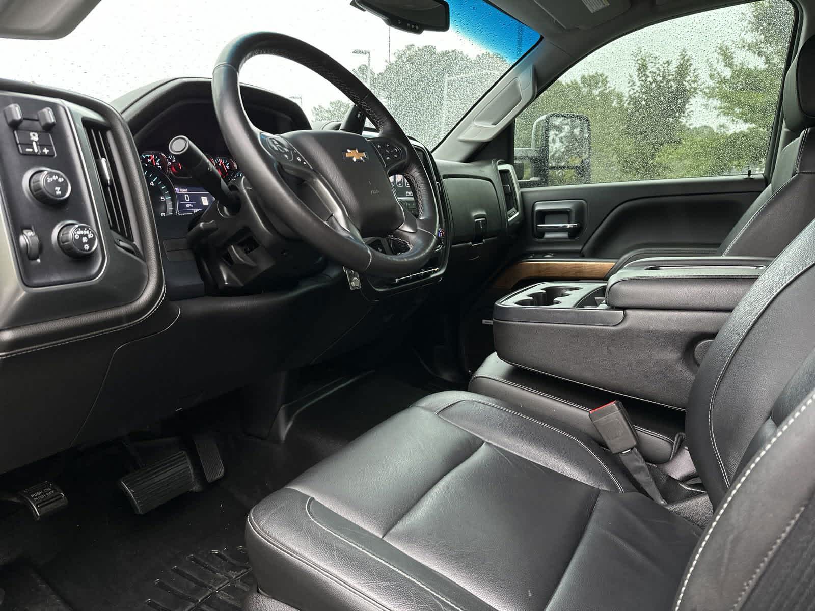 2018 Chevrolet Silverado 2500HD LTZ 4WD Crew Cab 153.7 11