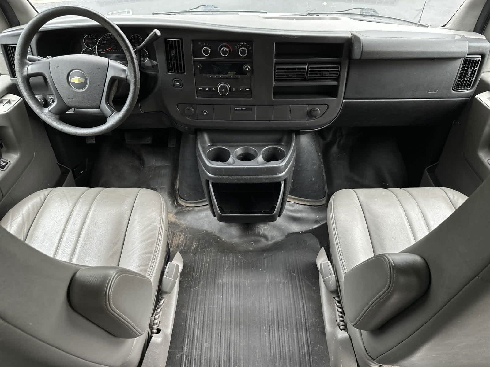 2014 Chevrolet Express  25