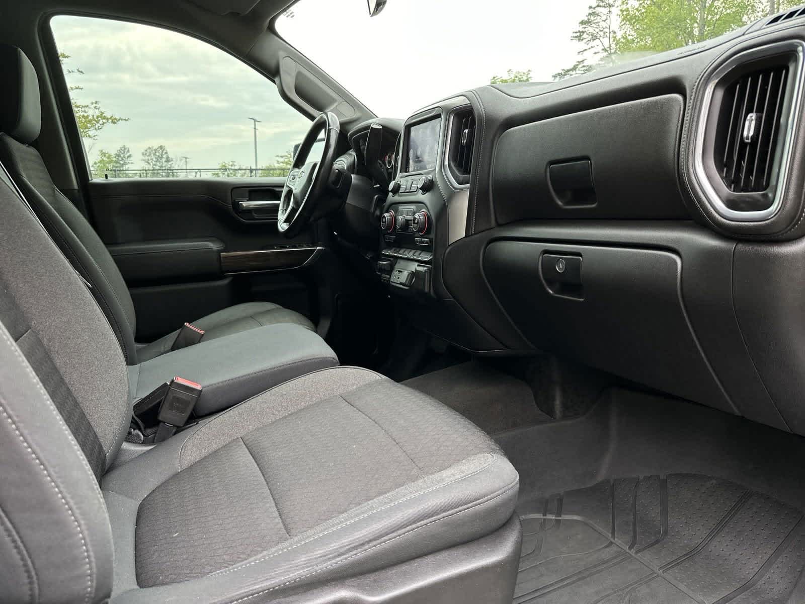 2019 Chevrolet Silverado 1500 LT 4WD Crew Cab 147 31