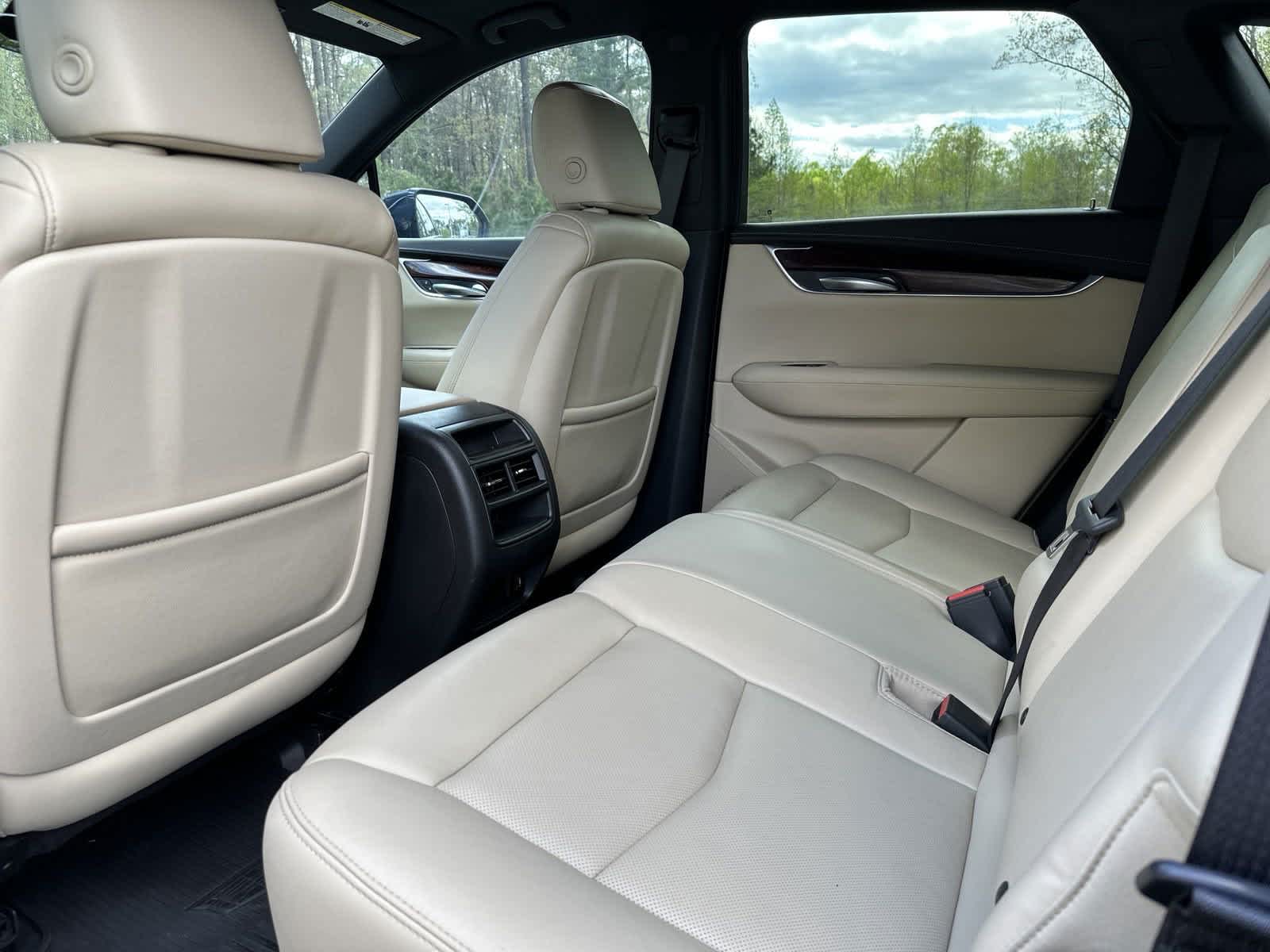 2017 Cadillac XT5 Luxury FWD 28