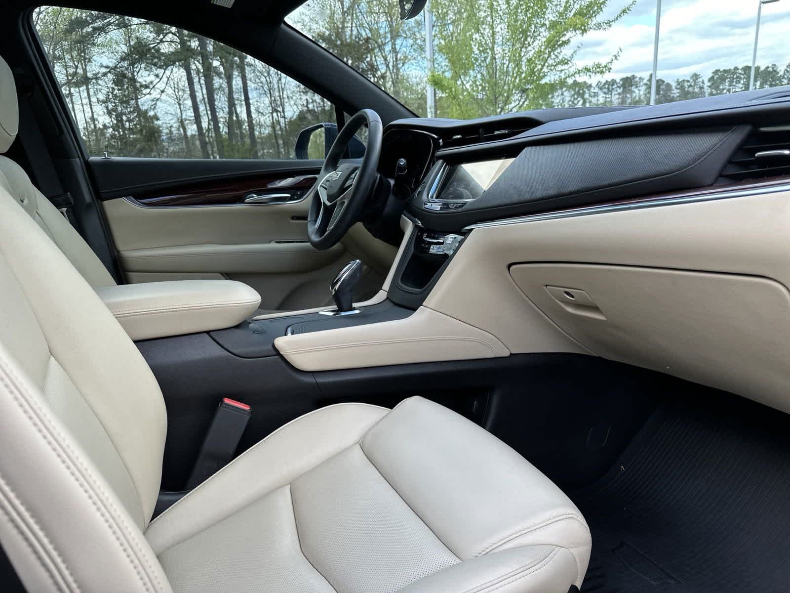 2017 Cadillac XT5 Luxury FWD 30