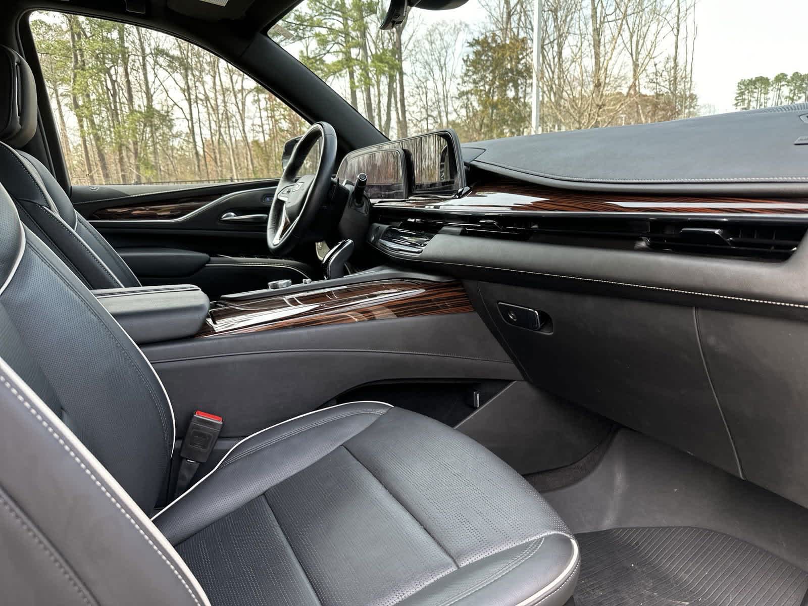 2022 Cadillac Escalade Premium Luxury 32