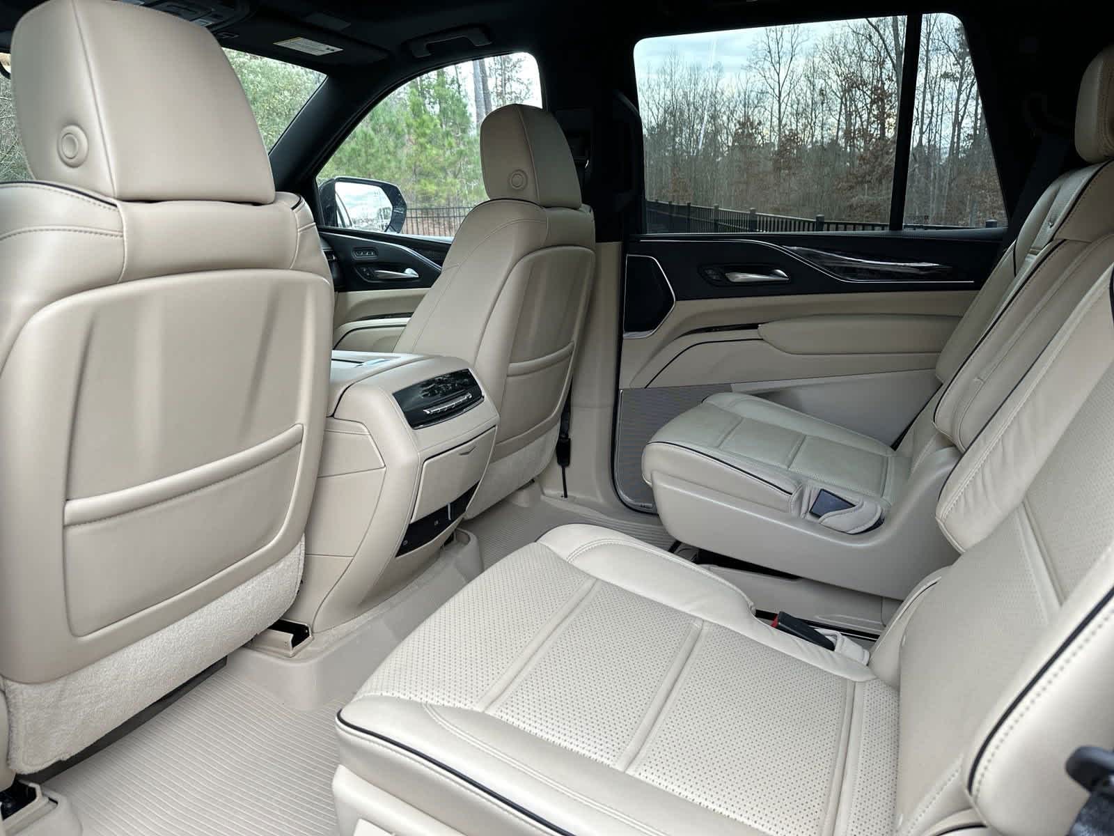 2021 Cadillac Escalade Premium Luxury 28