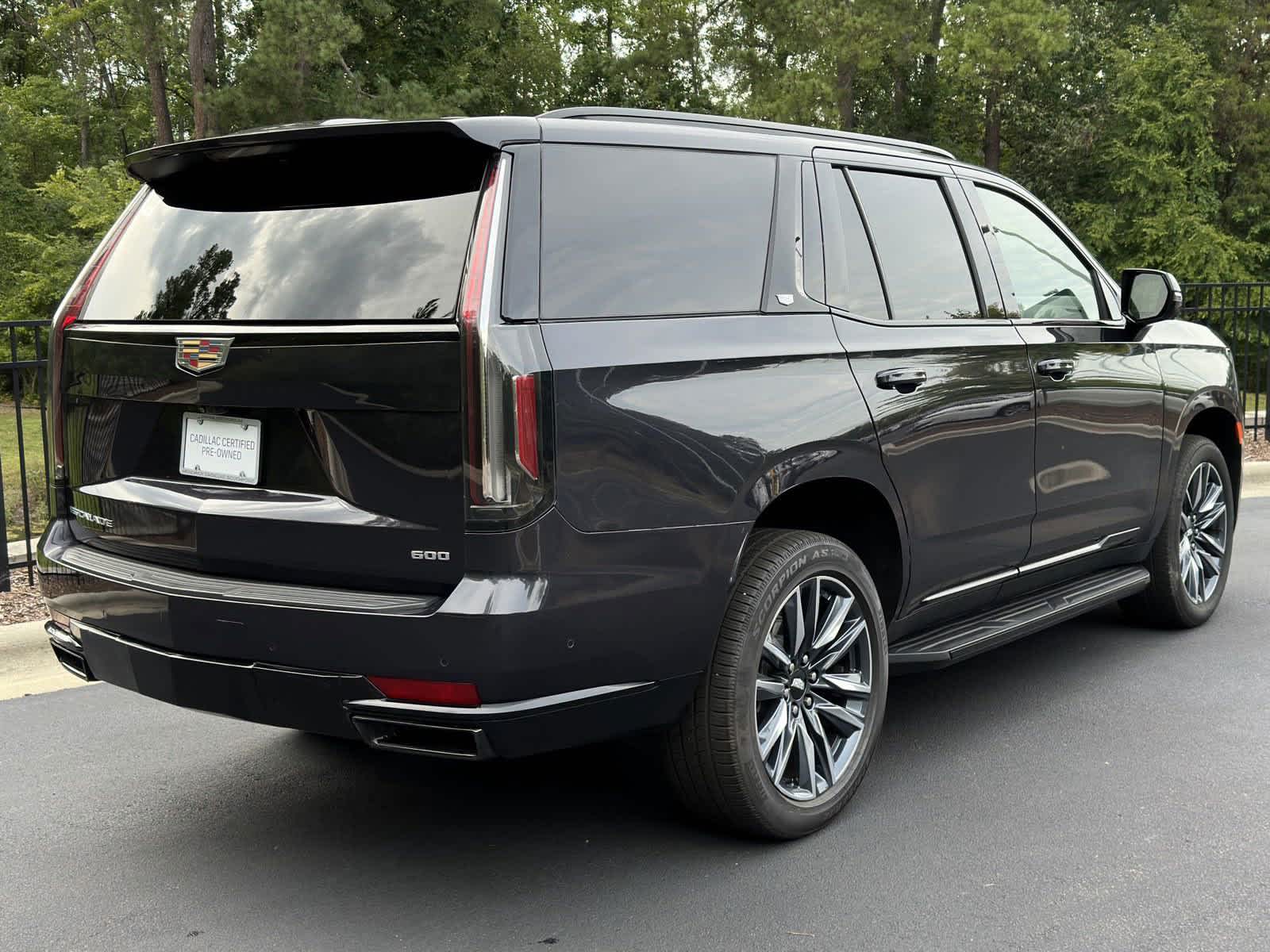 2023 Cadillac Escalade 4WD Sport 8