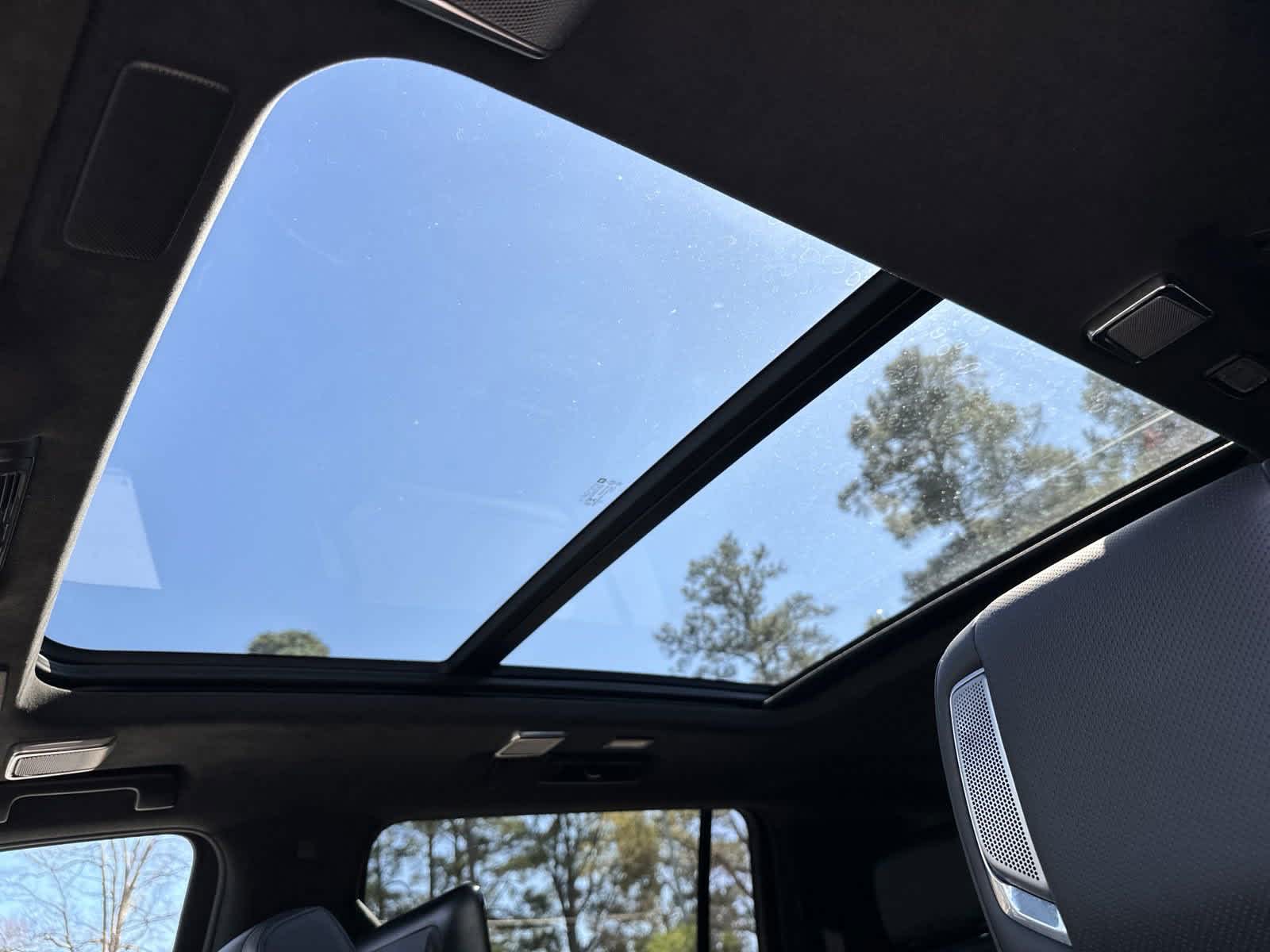2021 Cadillac Escalade ESV Premium Luxury Platinum 26