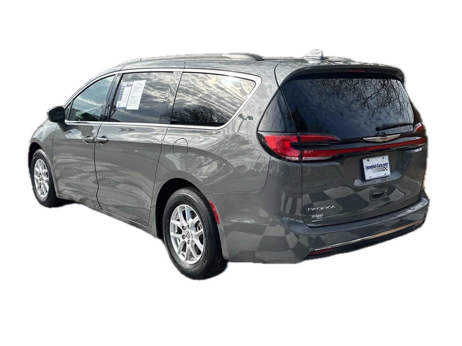 2022 Chrysler Pacifica Touring L 6