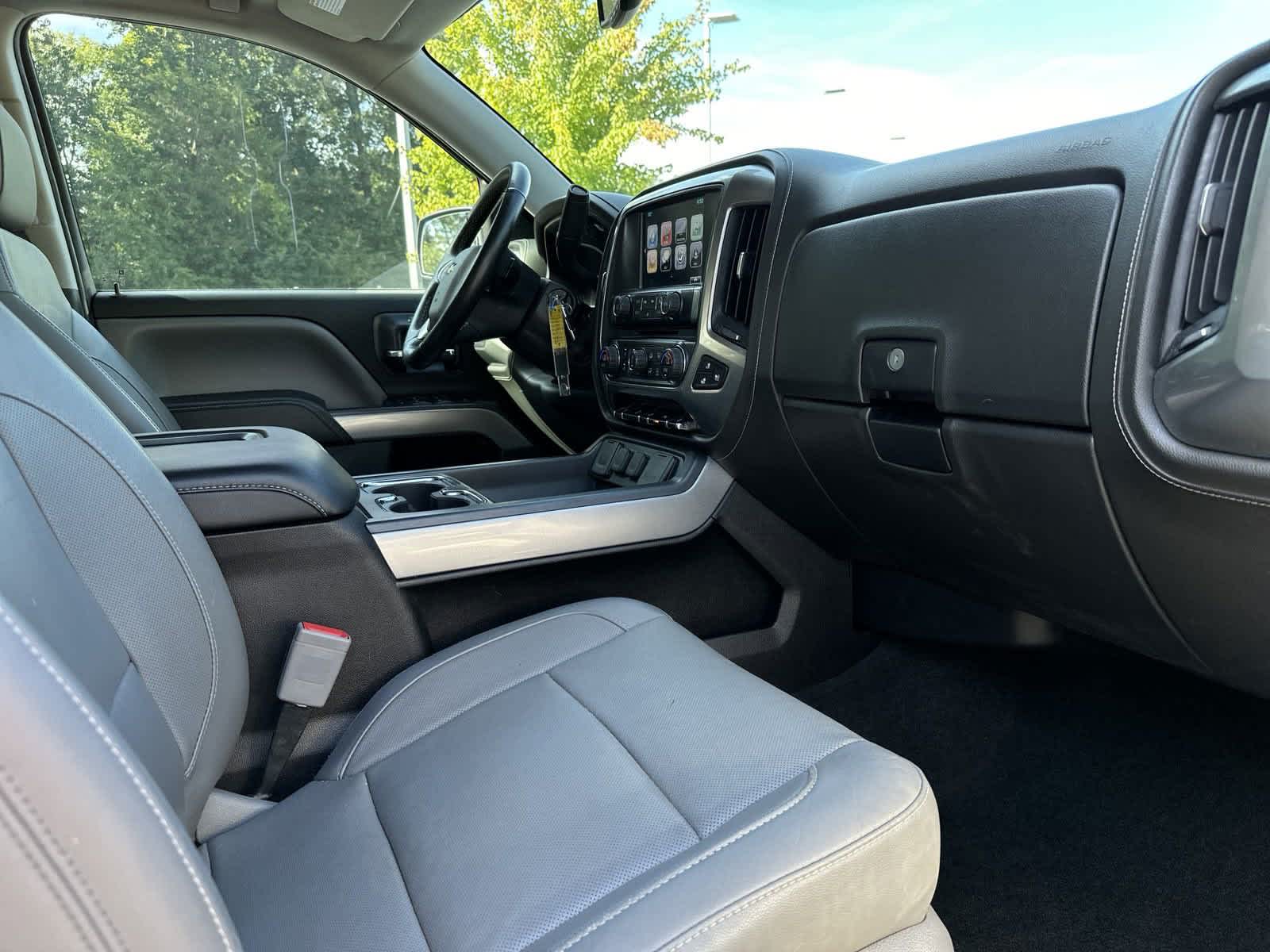 2017 Chevrolet Silverado 1500 LTZ 4WD Crew Cab 143.5 30