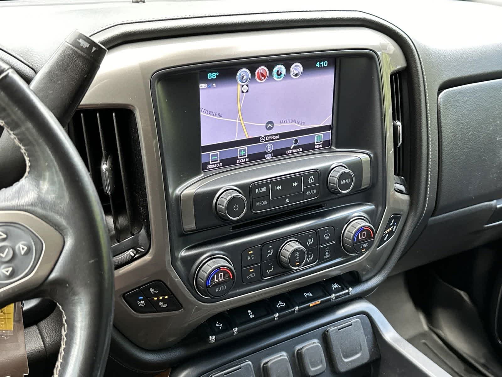 2018 Chevrolet Silverado 1500 High Country 4WD Crew Cab 143.5 22