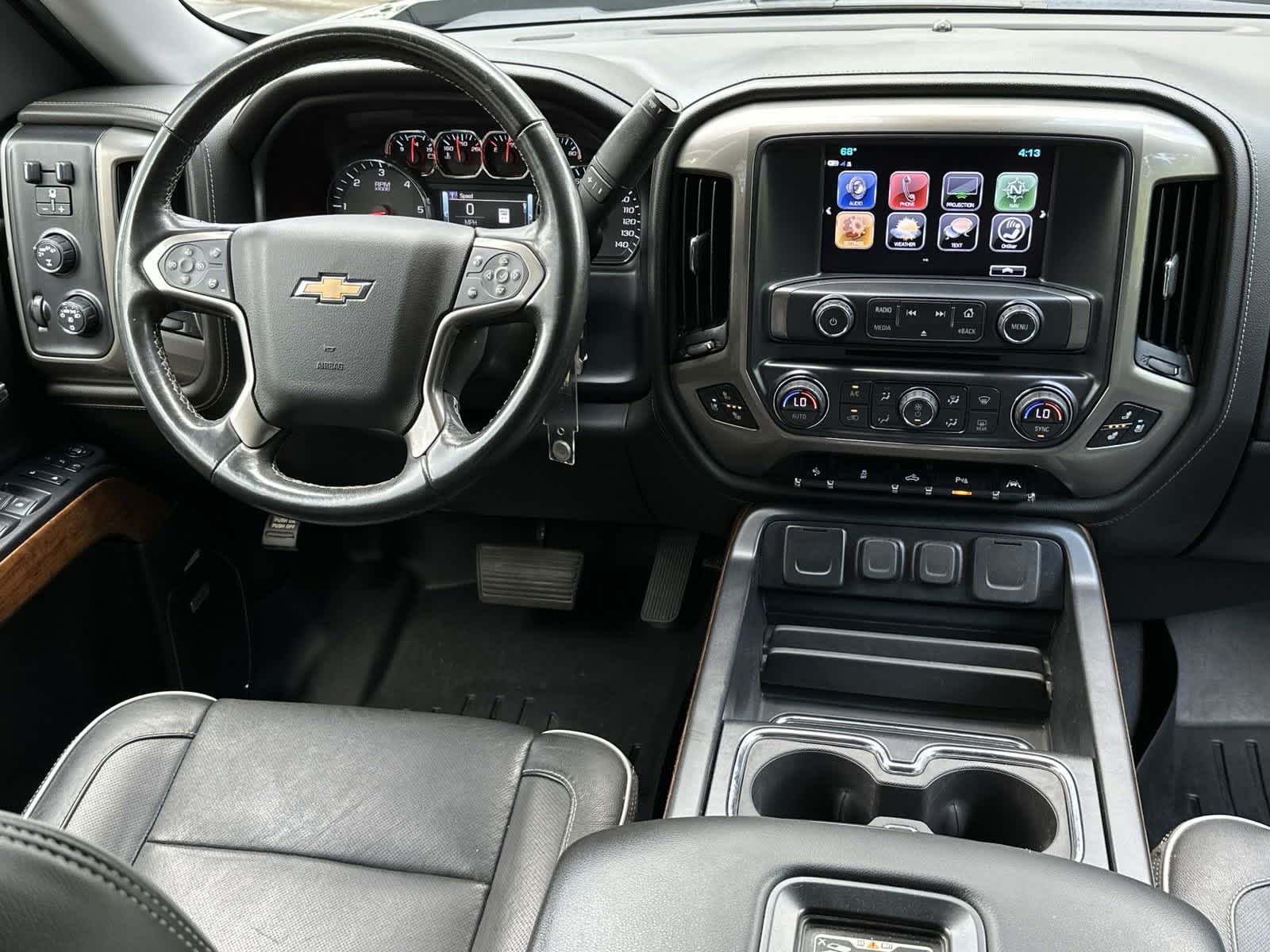2018 Chevrolet Silverado 1500 High Country 4WD Crew Cab 143.5 28