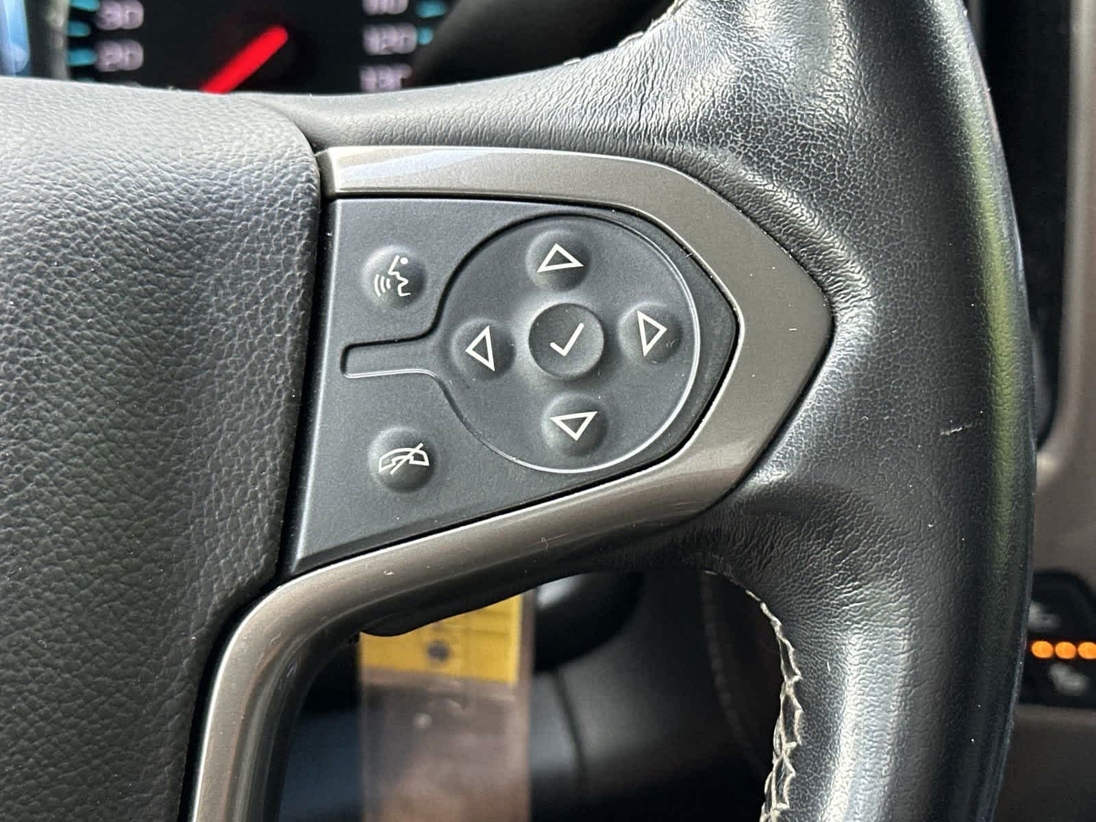 2018 Chevrolet Silverado 1500 High Country 4WD Crew Cab 143.5 18
