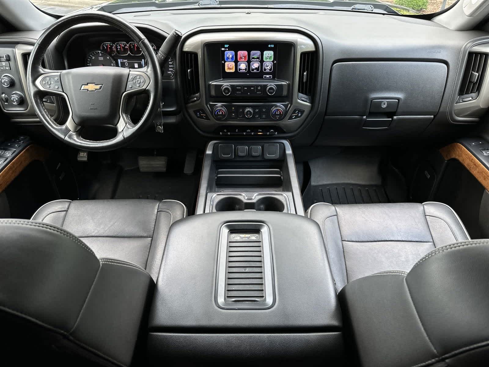 2018 Chevrolet Silverado 1500 High Country 4WD Crew Cab 143.5 27