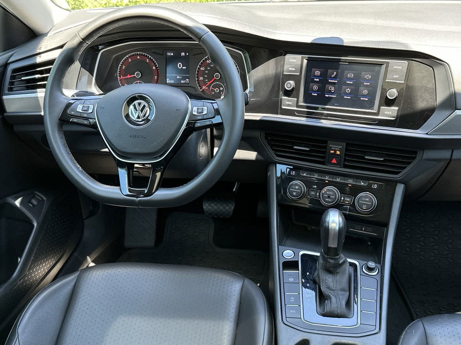 2020 Volkswagen Jetta SE 27