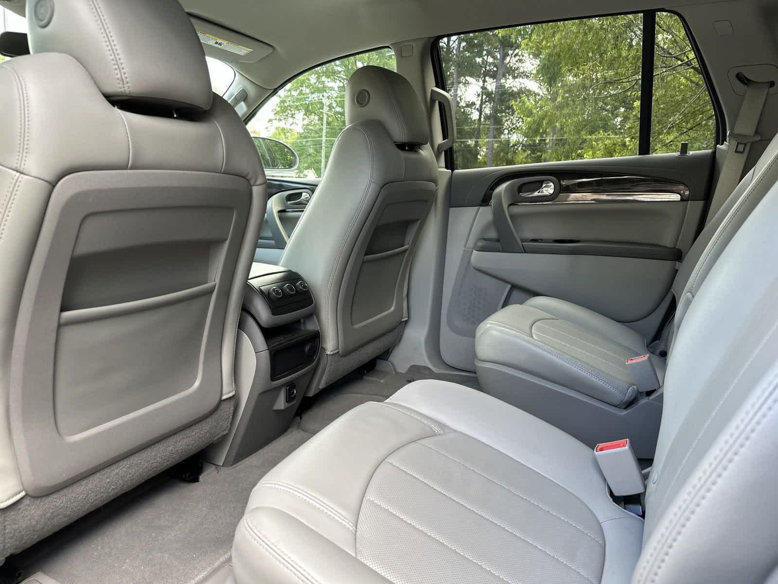 2017 Buick Enclave Leather 28