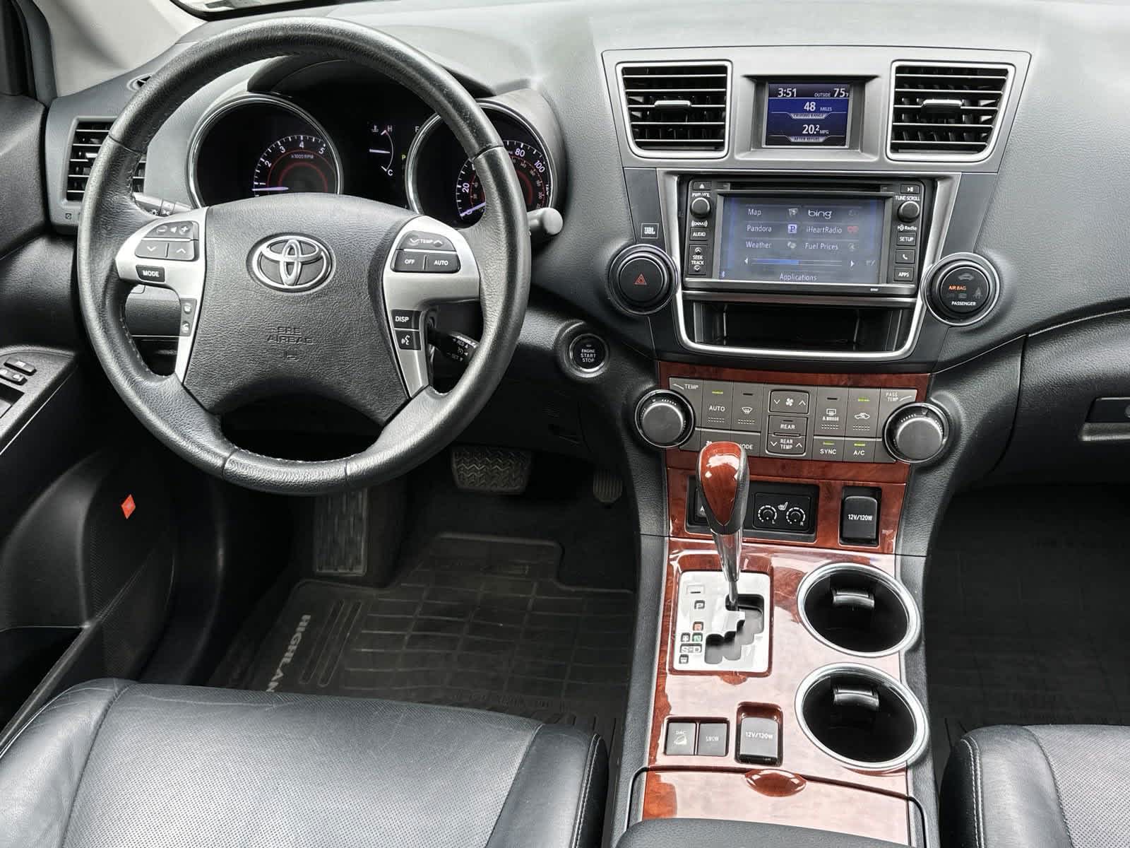 2013 Toyota Highlander Limited 28