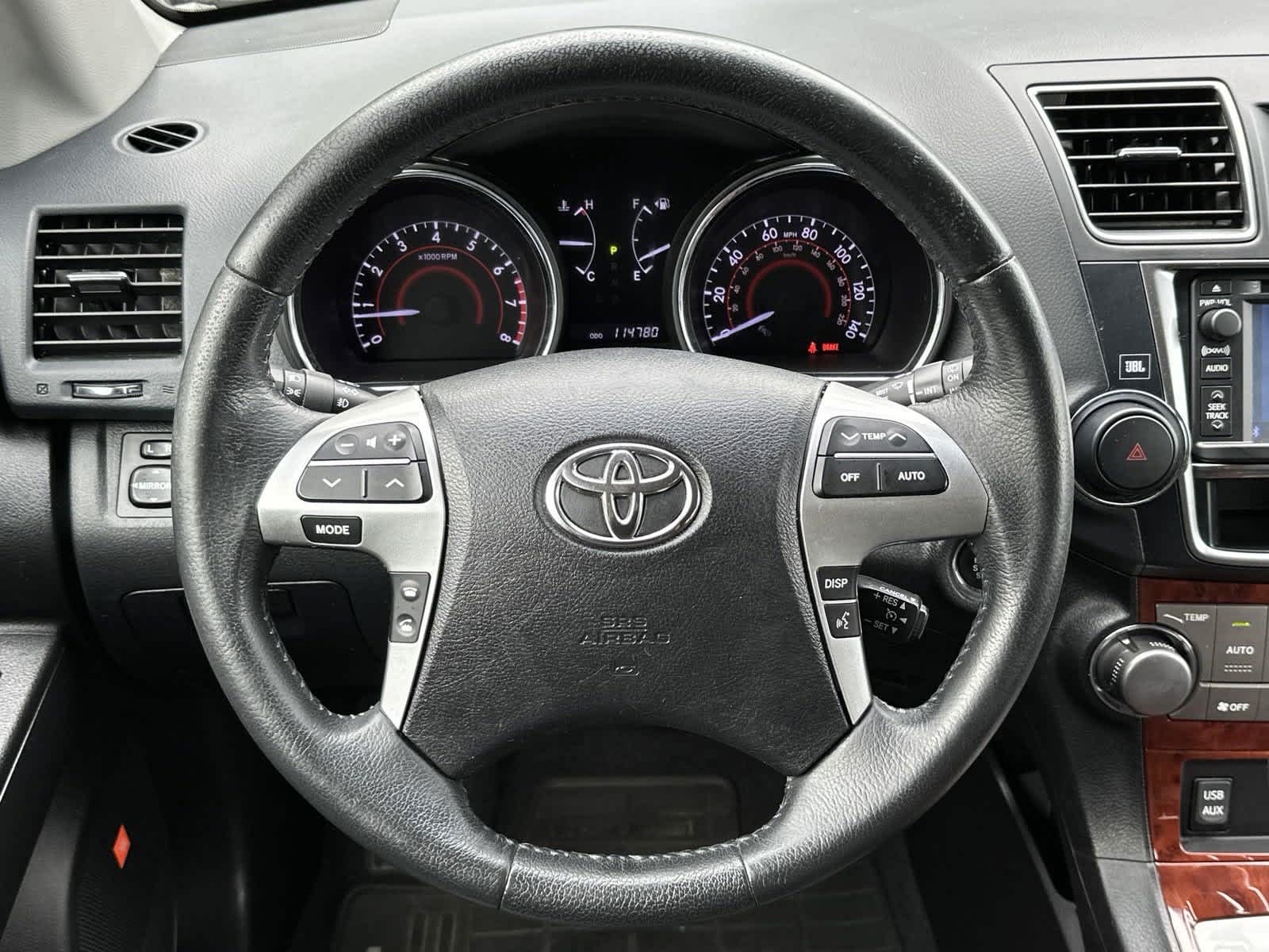 2013 Toyota Highlander Limited 16