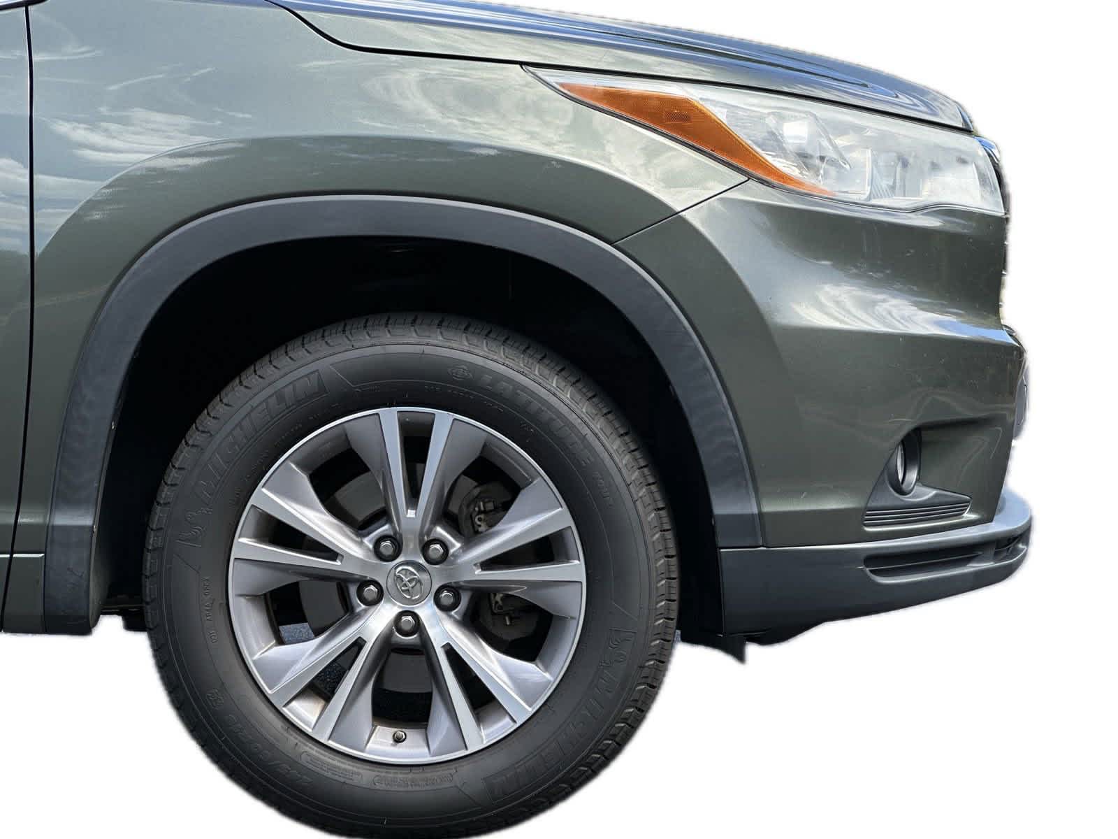 2014 Toyota Highlander LE Plus 8