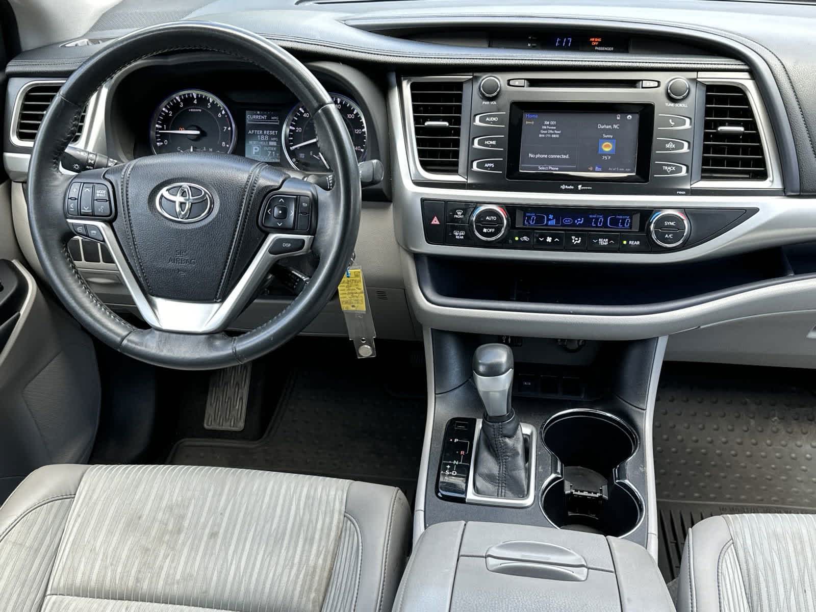 2014 Toyota Highlander LE Plus 25