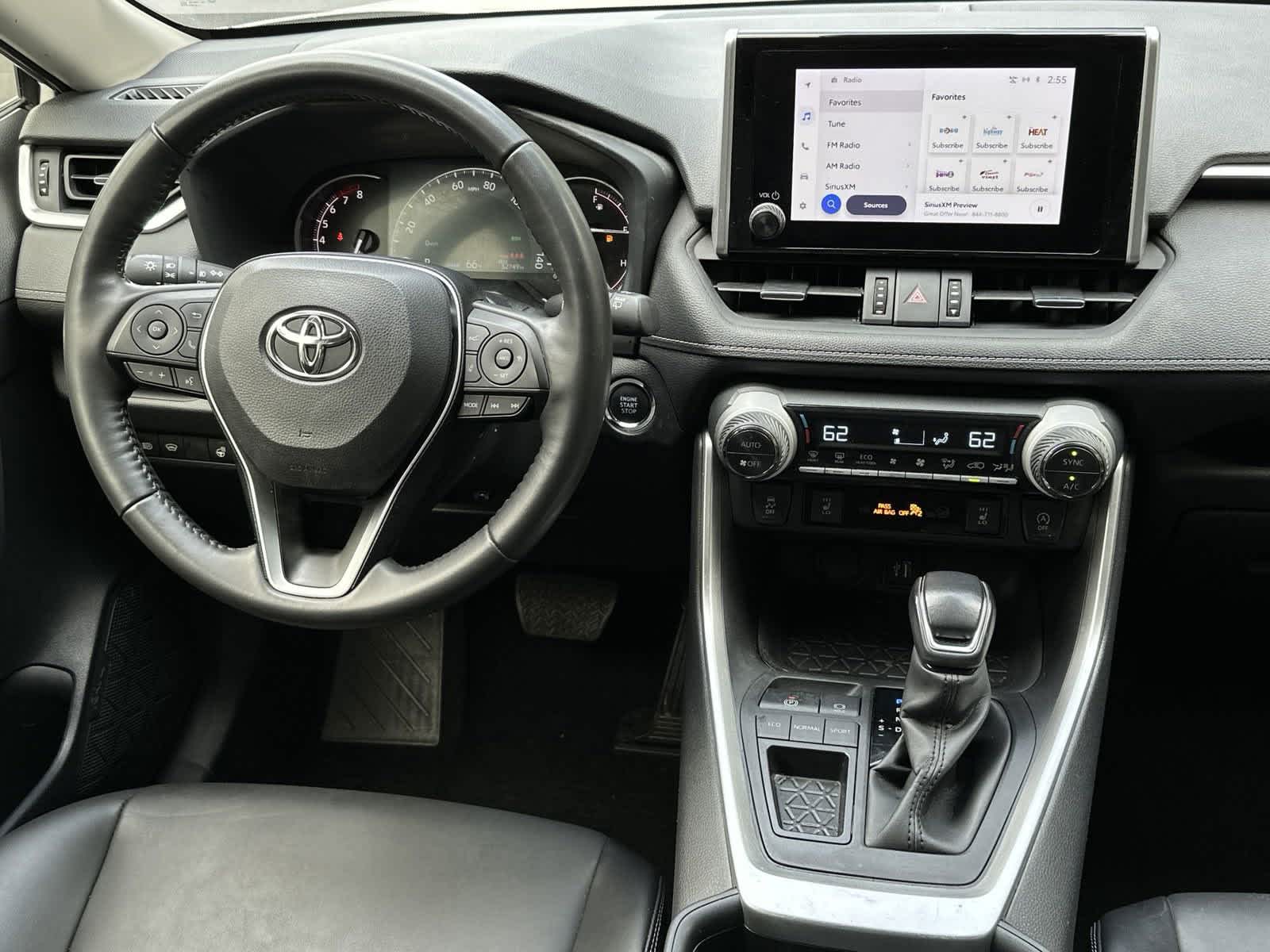 2023 Toyota RAV4 XLE Premium 28