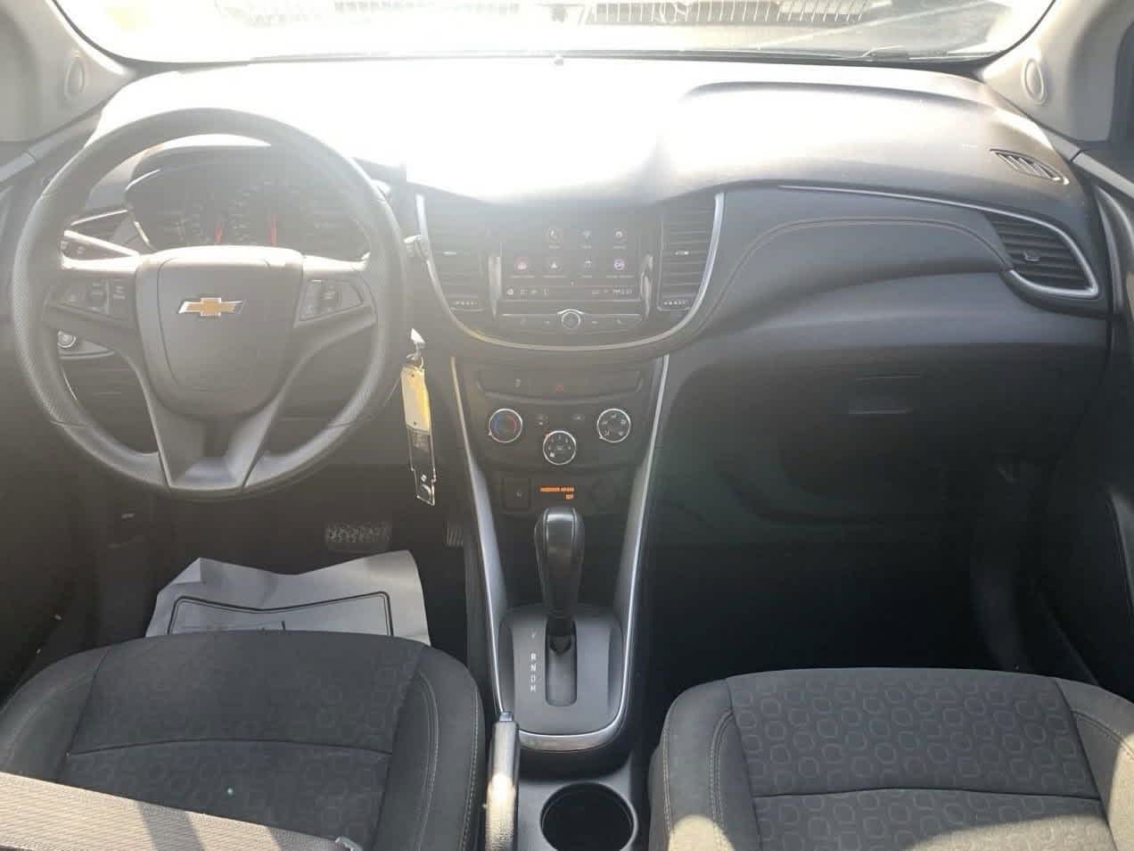 2021 Chevrolet Trax LS 24