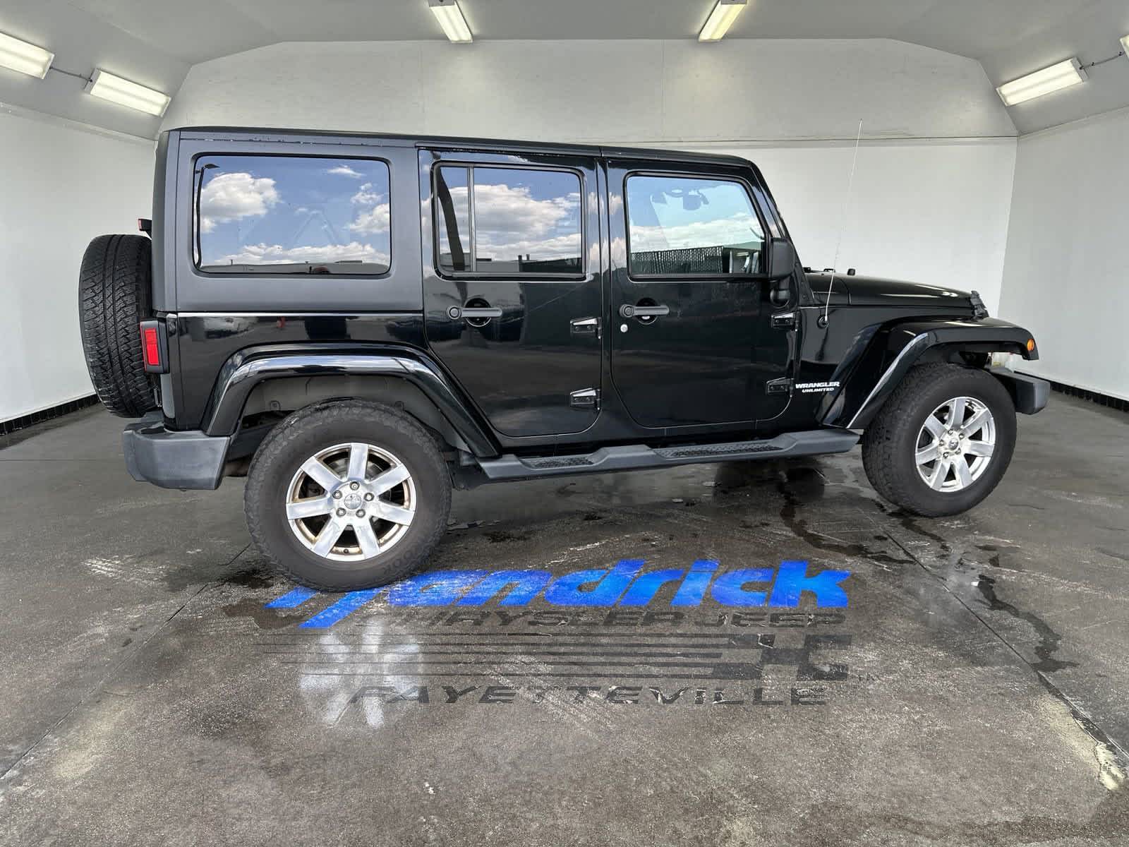 2013 Jeep Wrangler Unlimited Sahara 10