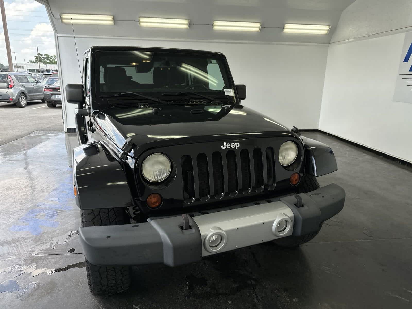 2013 Jeep Wrangler Unlimited Sahara 3