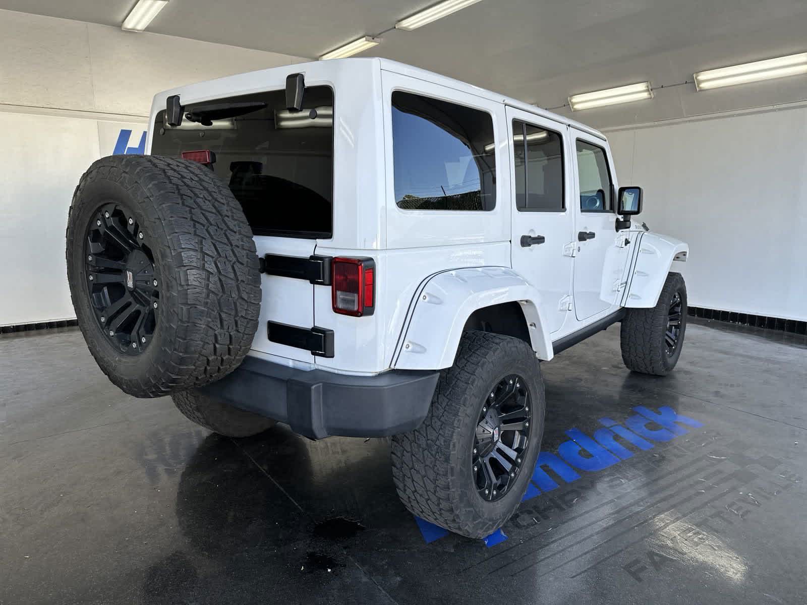 2014 Jeep Wrangler Unlimited Rubicon 9