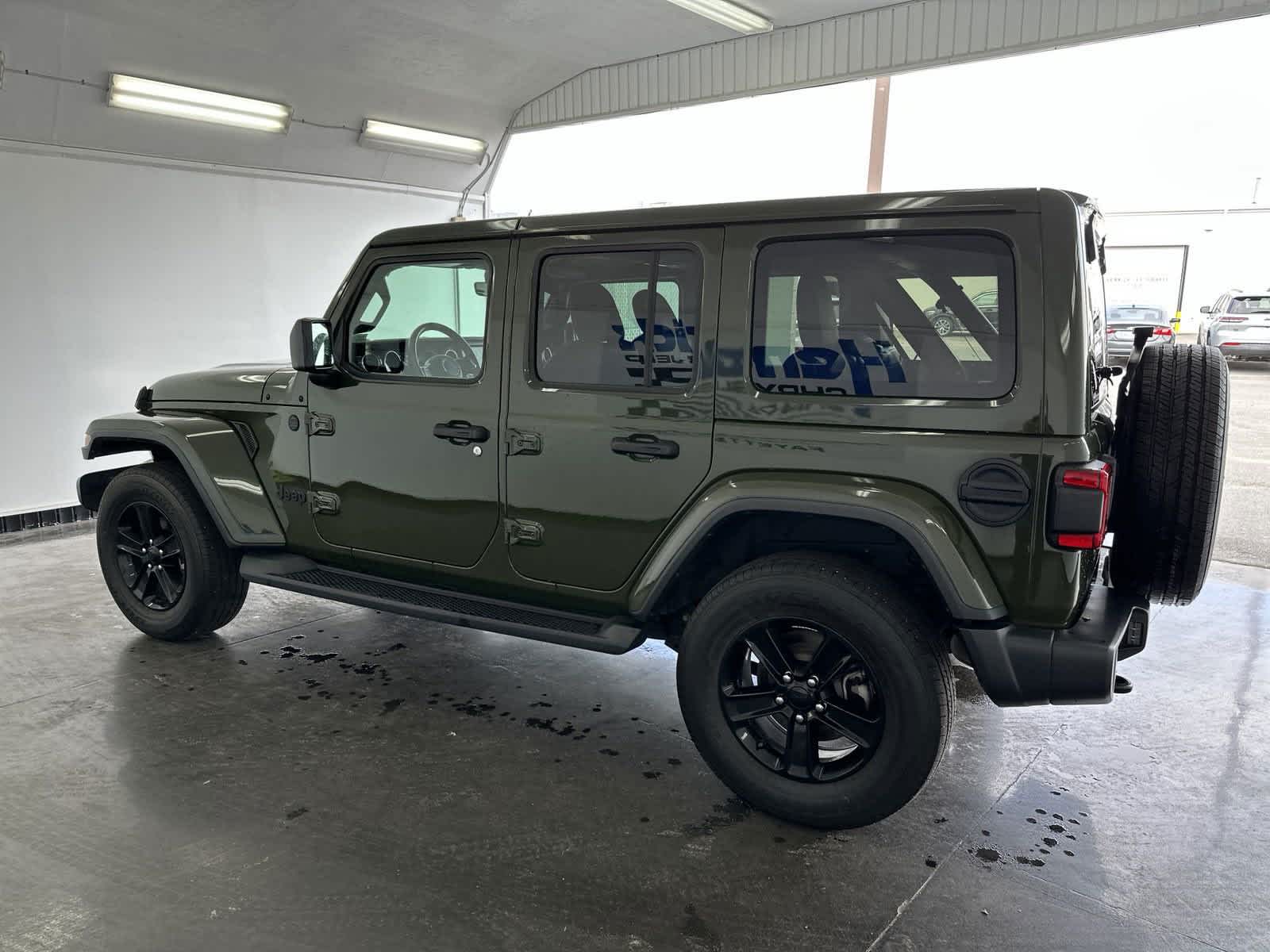 2020 Jeep Wrangler Unlimited Sahara Altitude 6