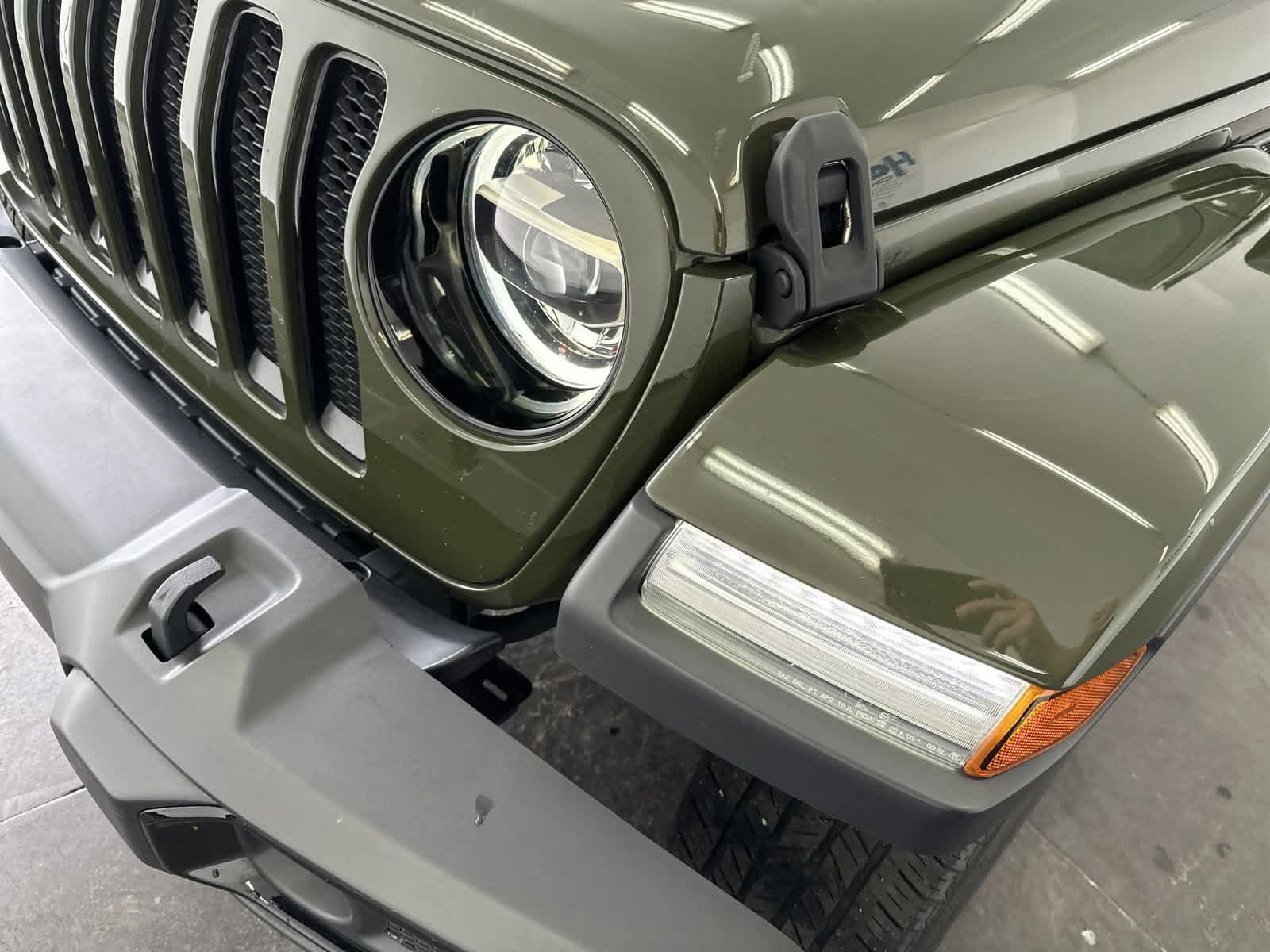 2020 Jeep Wrangler Unlimited Sahara Altitude 5