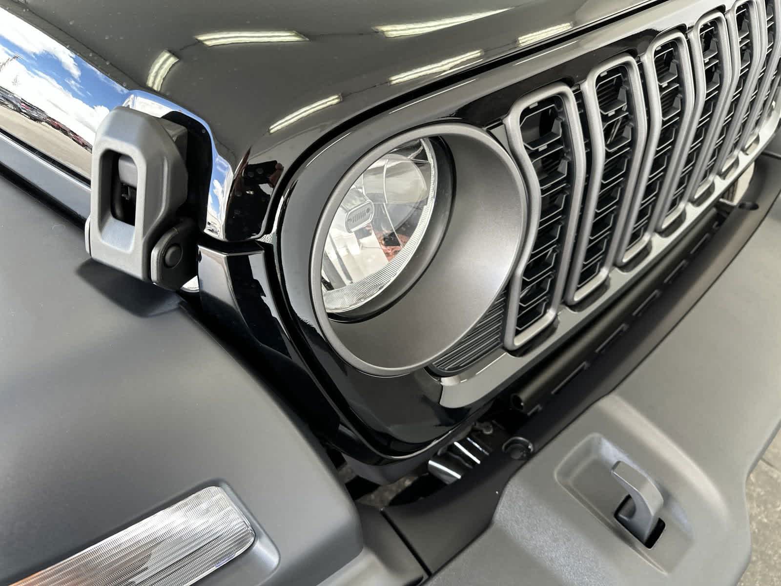 2024 Jeep Wrangler Sport 10