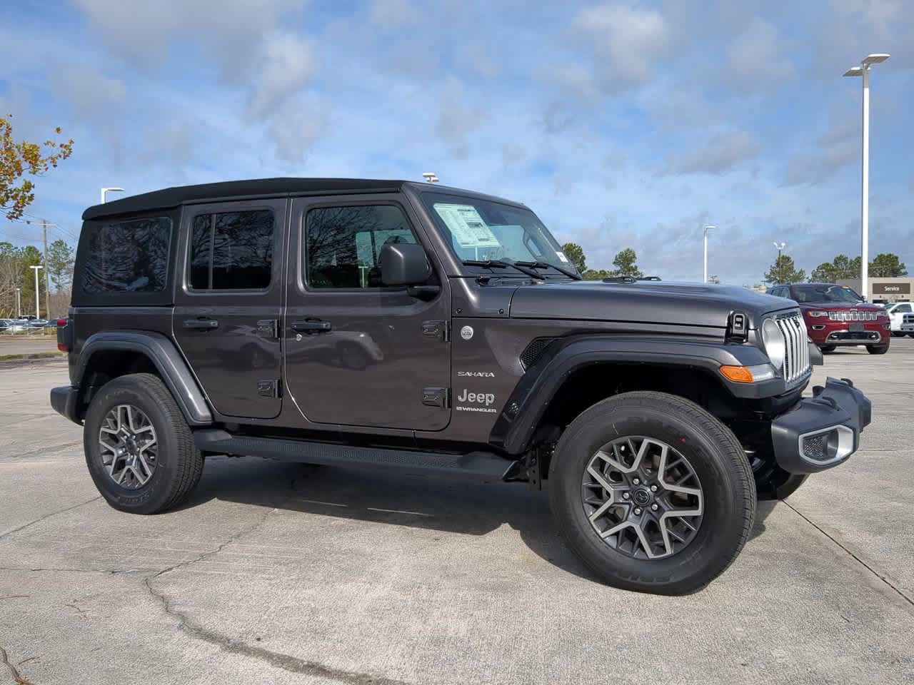 2024 Jeep Wrangler Sahara 34