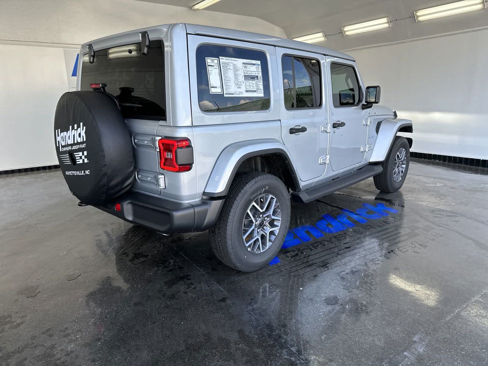 2024 Jeep Wrangler Sahara 8