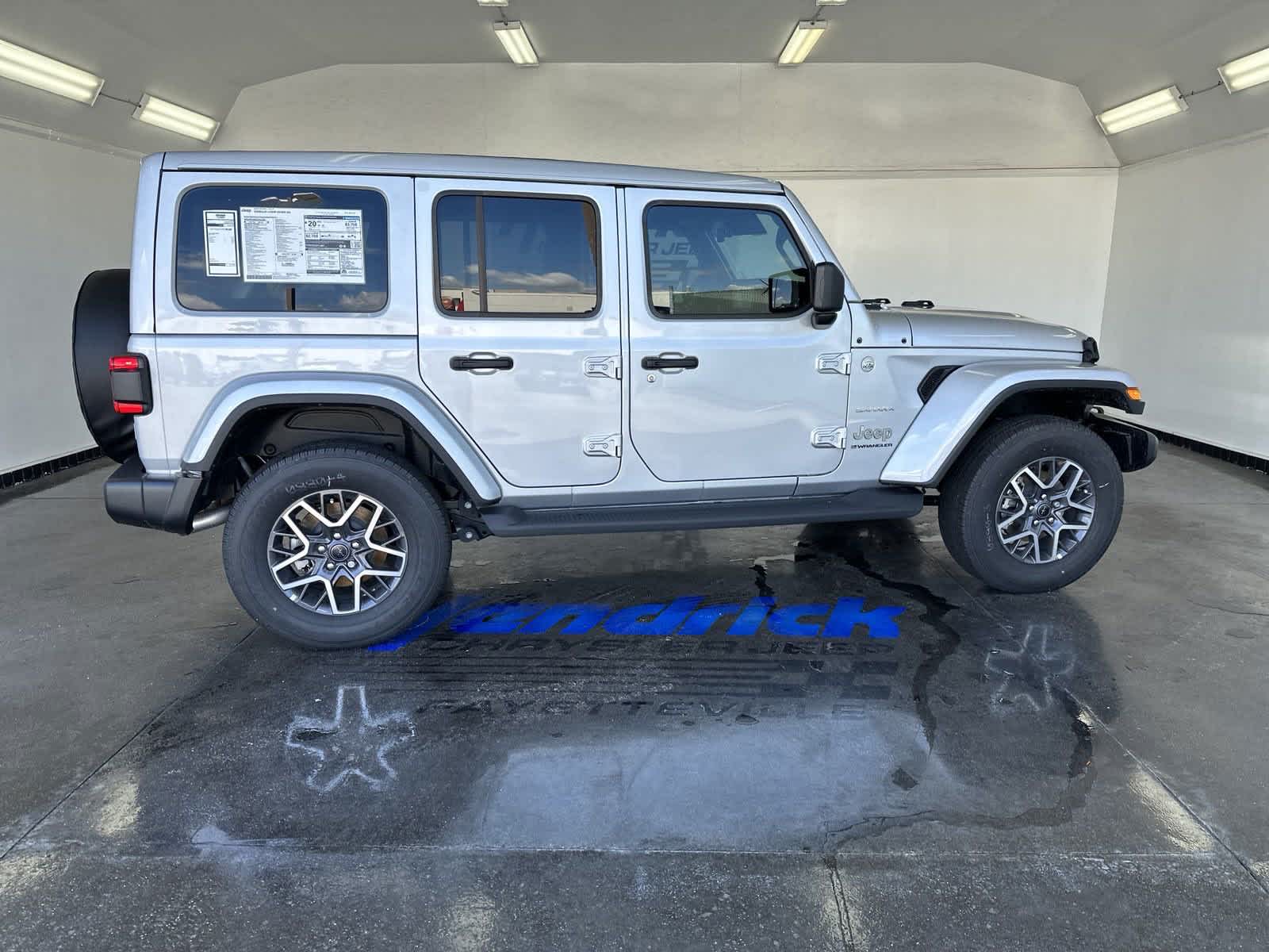 2024 Jeep Wrangler Sahara 9