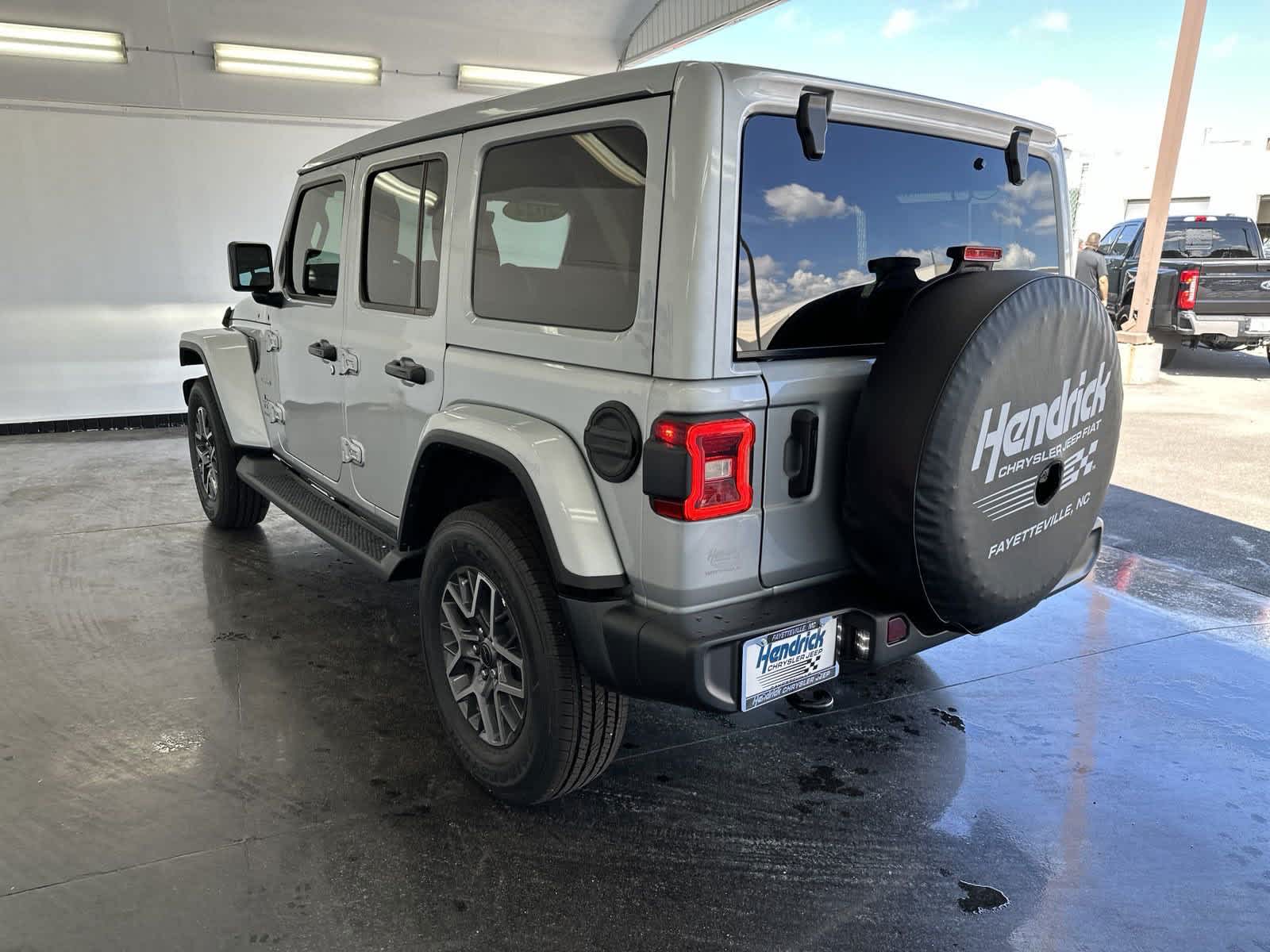 2024 Jeep Wrangler Sahara 6