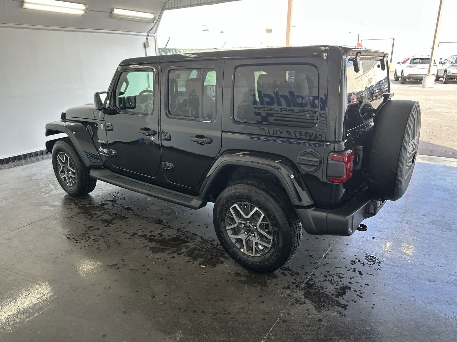 2024 Jeep Wrangler Sahara 5