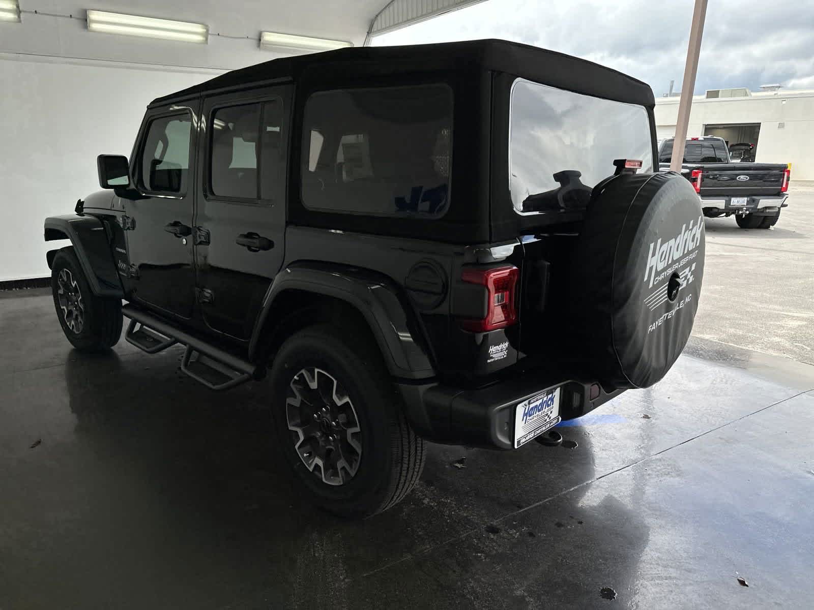 2024 Jeep Wrangler Sahara 6