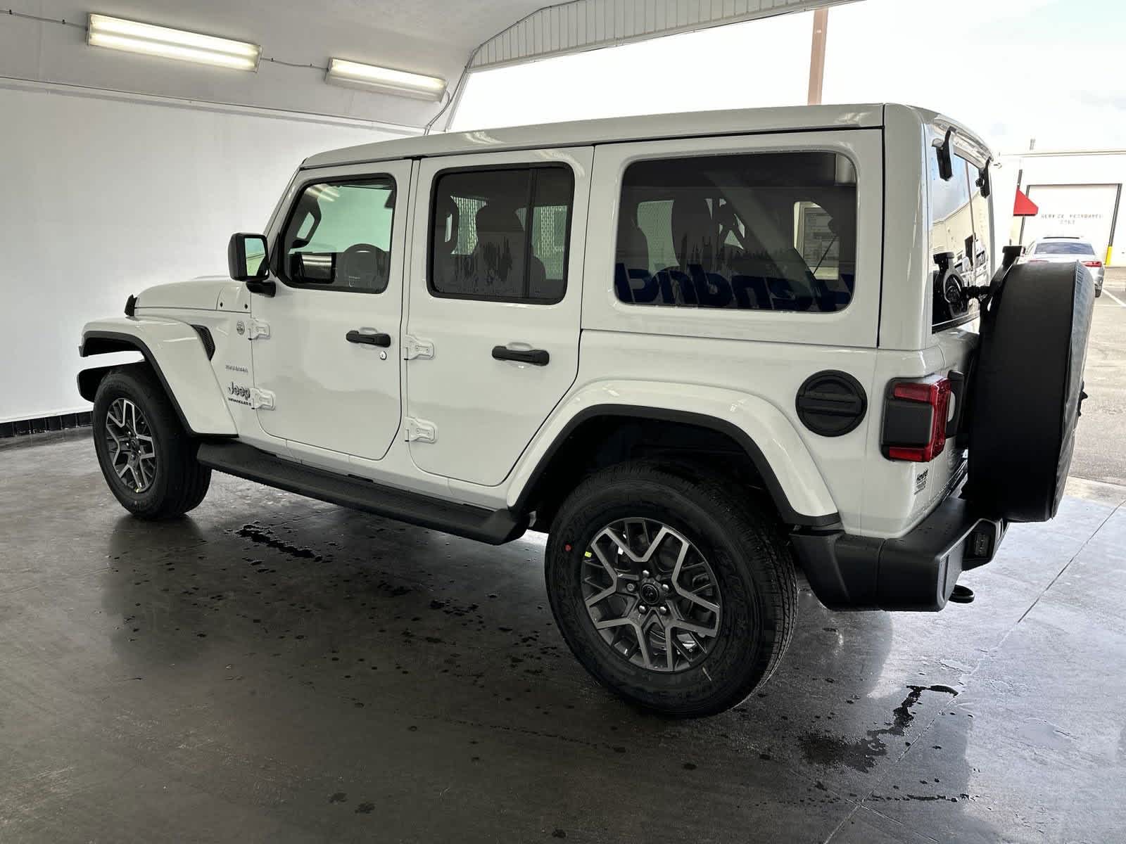 2024 Jeep Wrangler Sahara 5