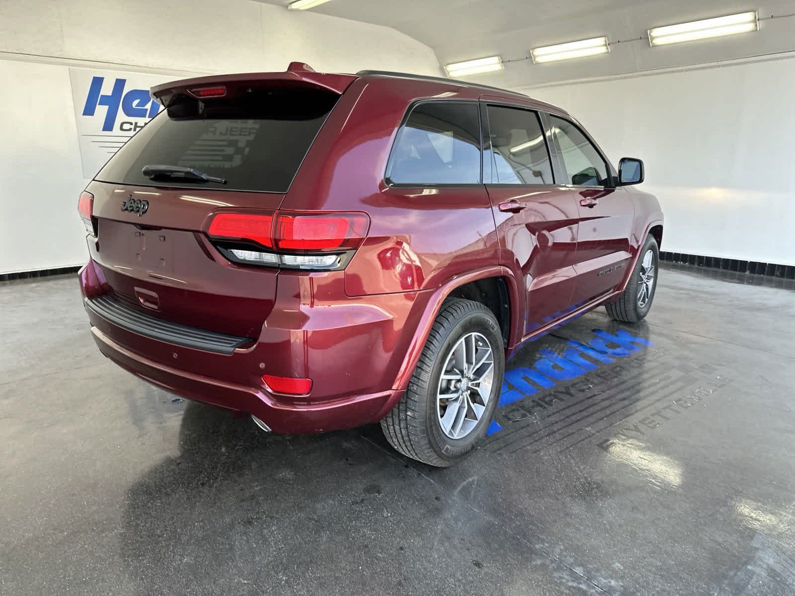 2019 Jeep Grand Cherokee Altitude 9