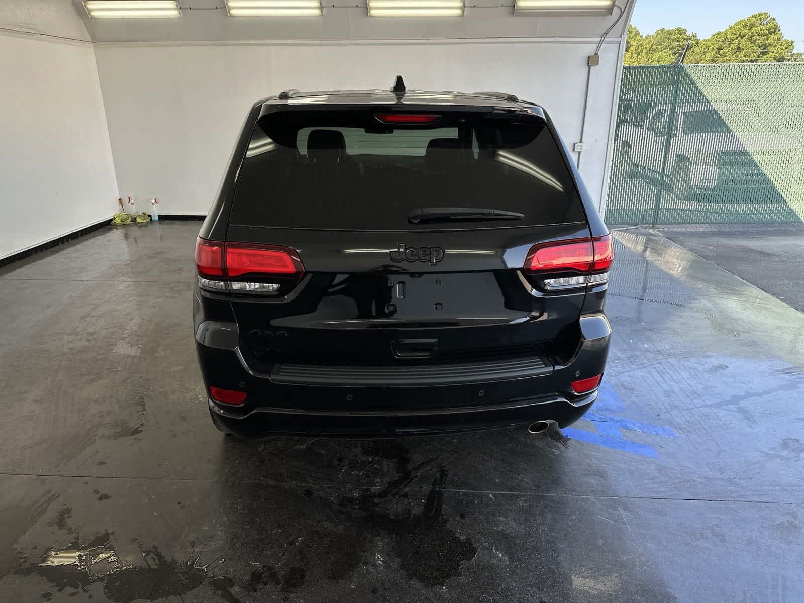 2021 Jeep Grand Cherokee Laredo X 8