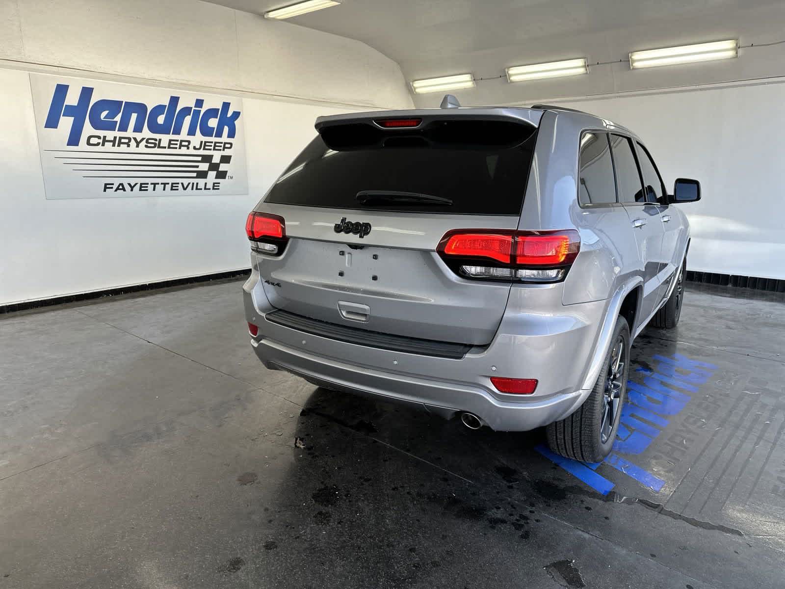 2021 Jeep Grand Cherokee Laredo X 8