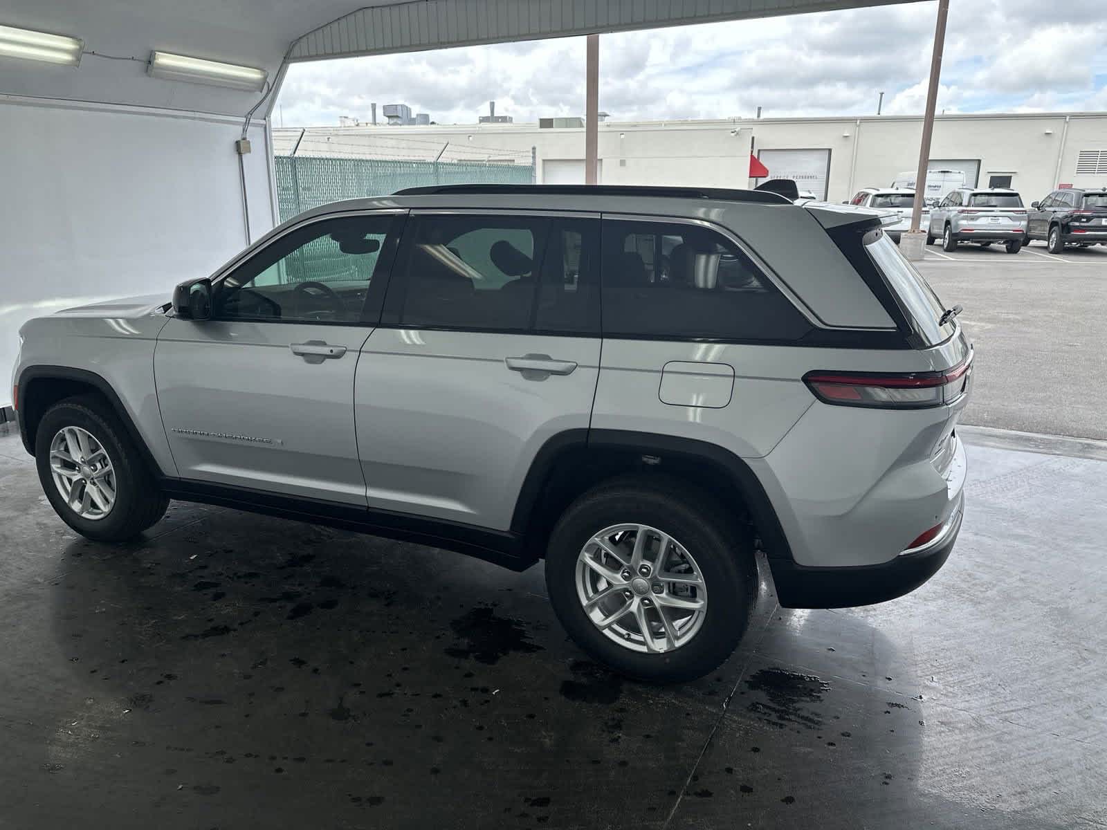 2024 Jeep Grand Cherokee Laredo 5