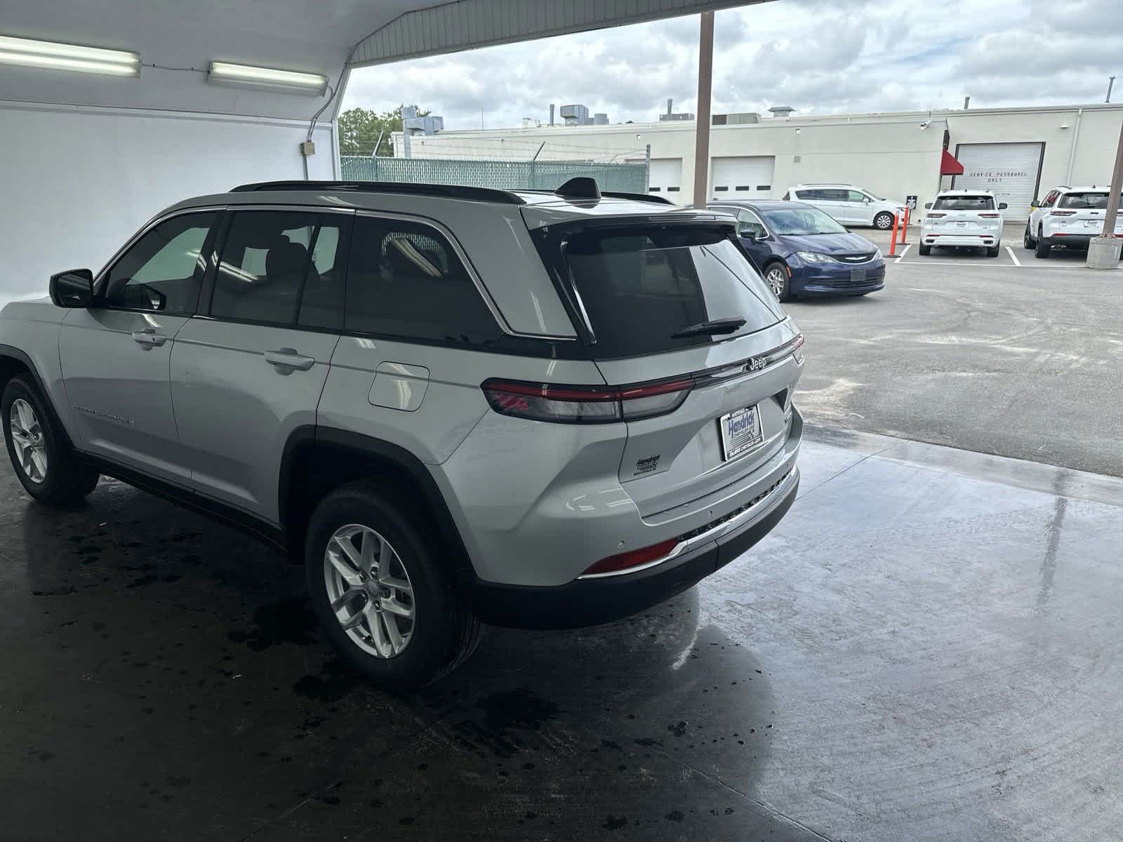 2024 Jeep Grand Cherokee Laredo 6