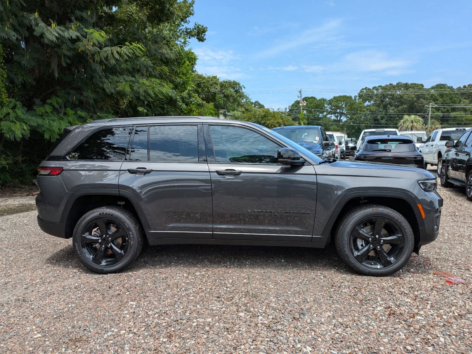 2024 Jeep Grand Cherokee Altitude X 3