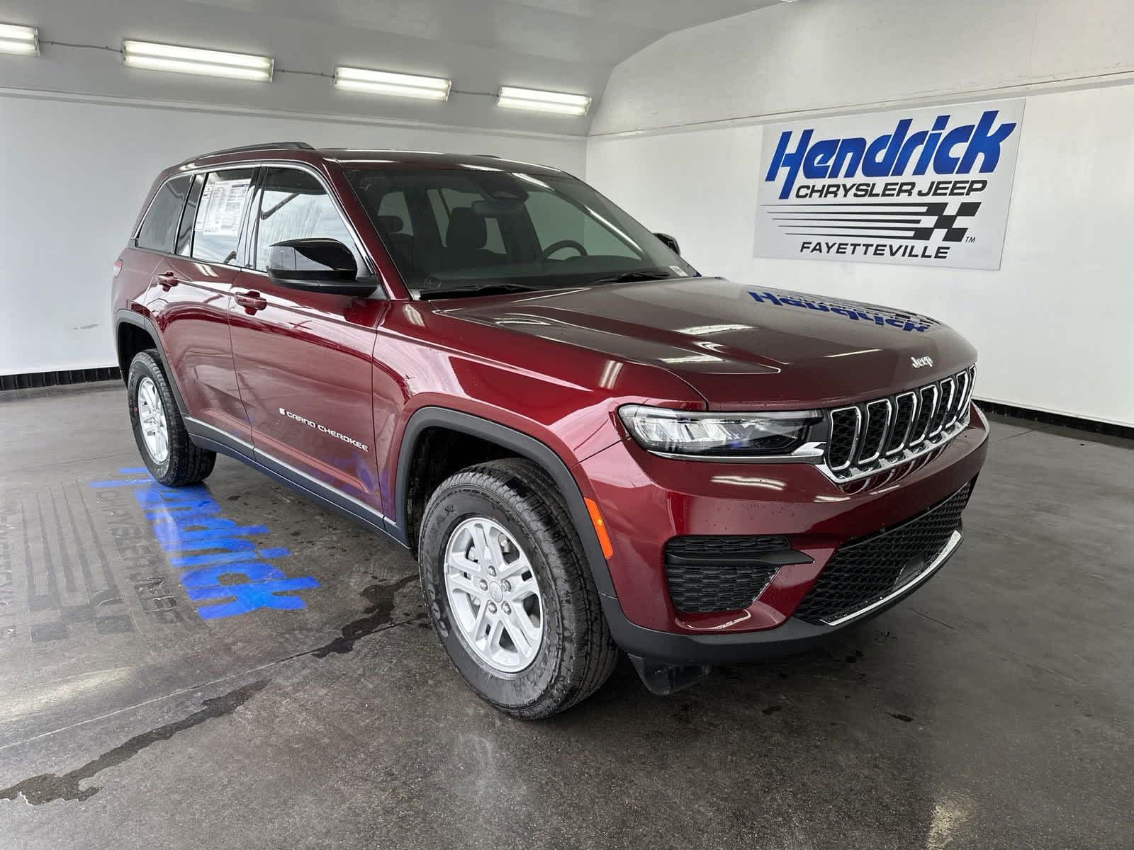 2024 Jeep Grand Cherokee Laredo 2